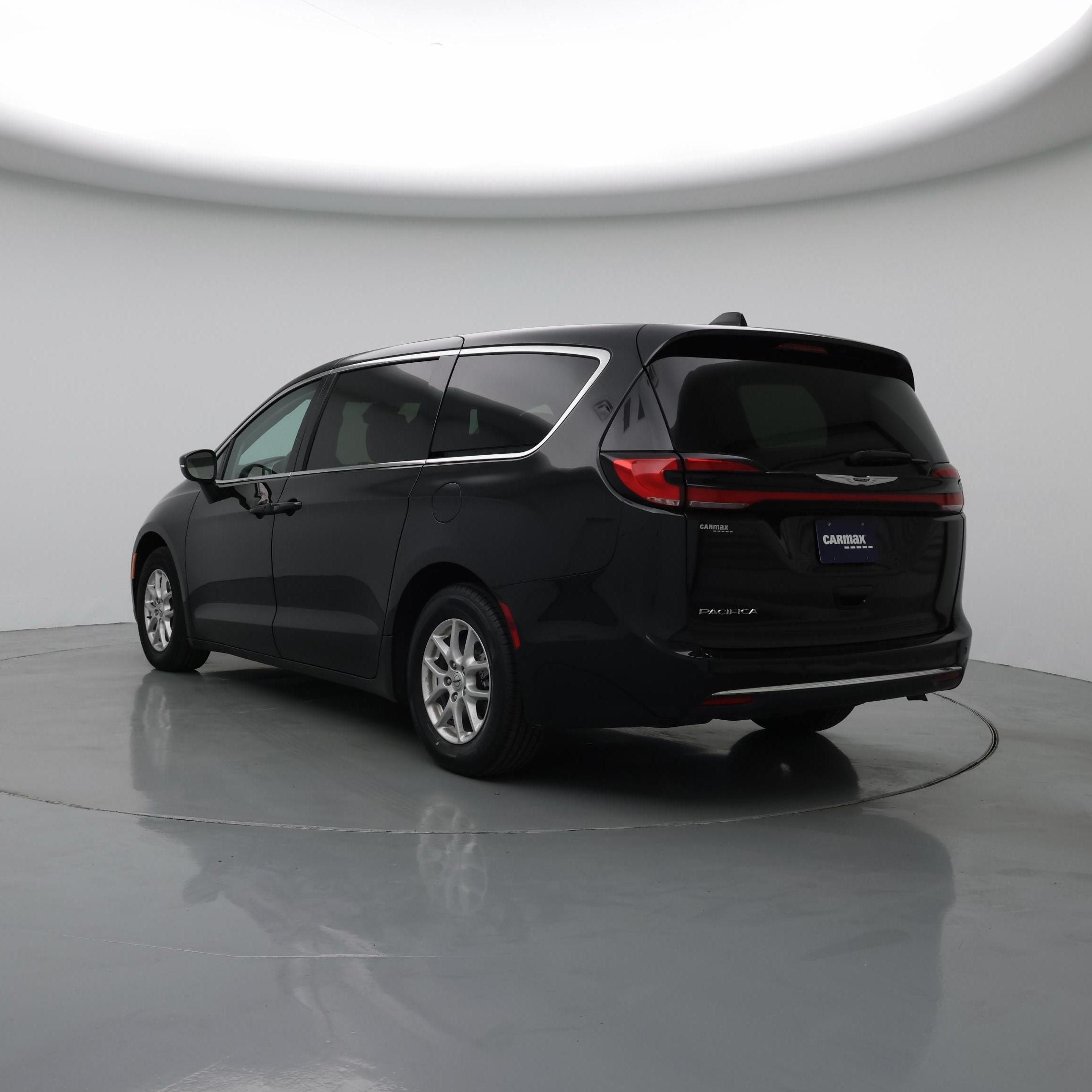 Thumbnail: 2023 Chrysler Pacifica - 2