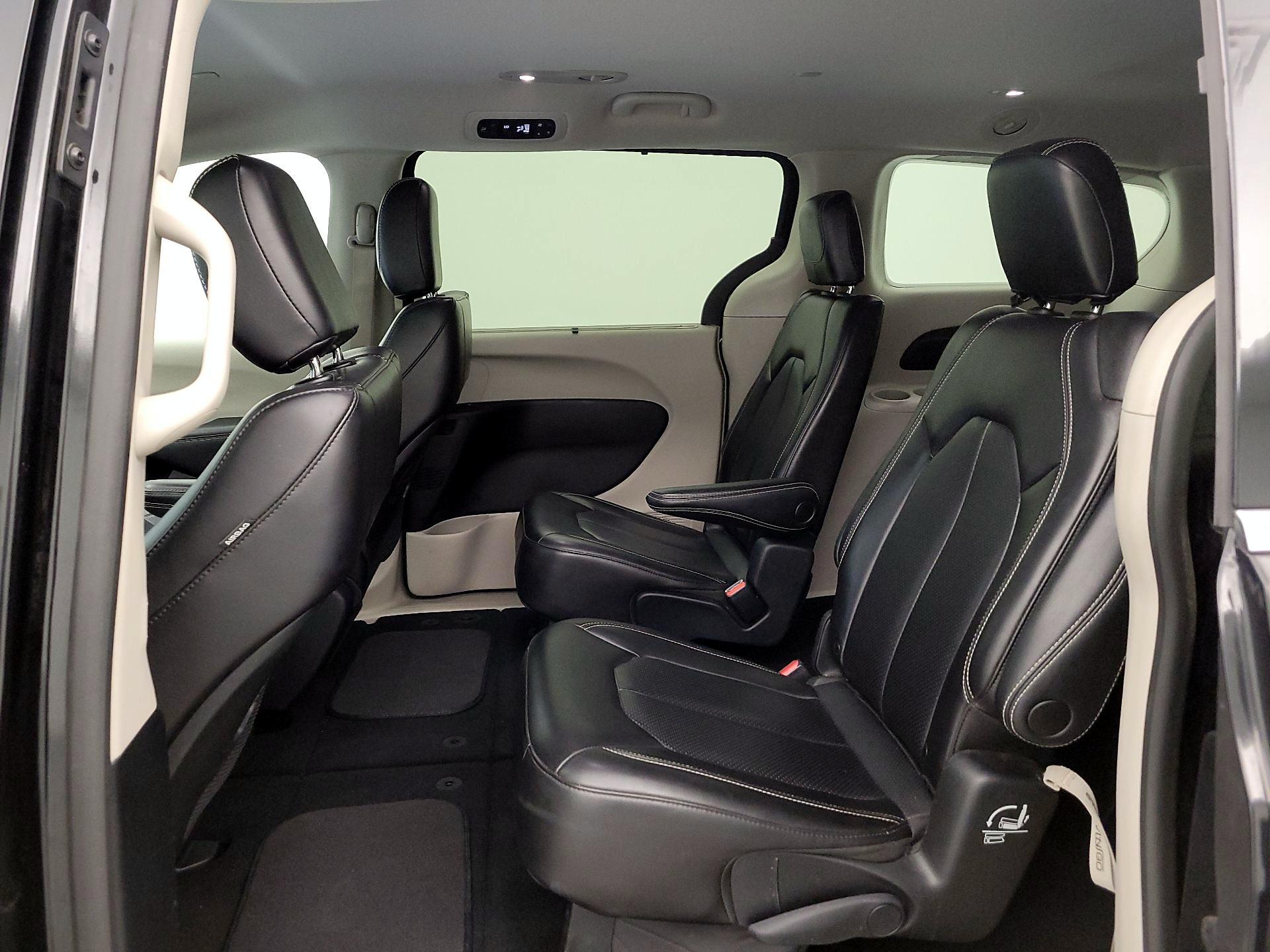 Thumbnail: 2023 Chrysler Pacifica - 19