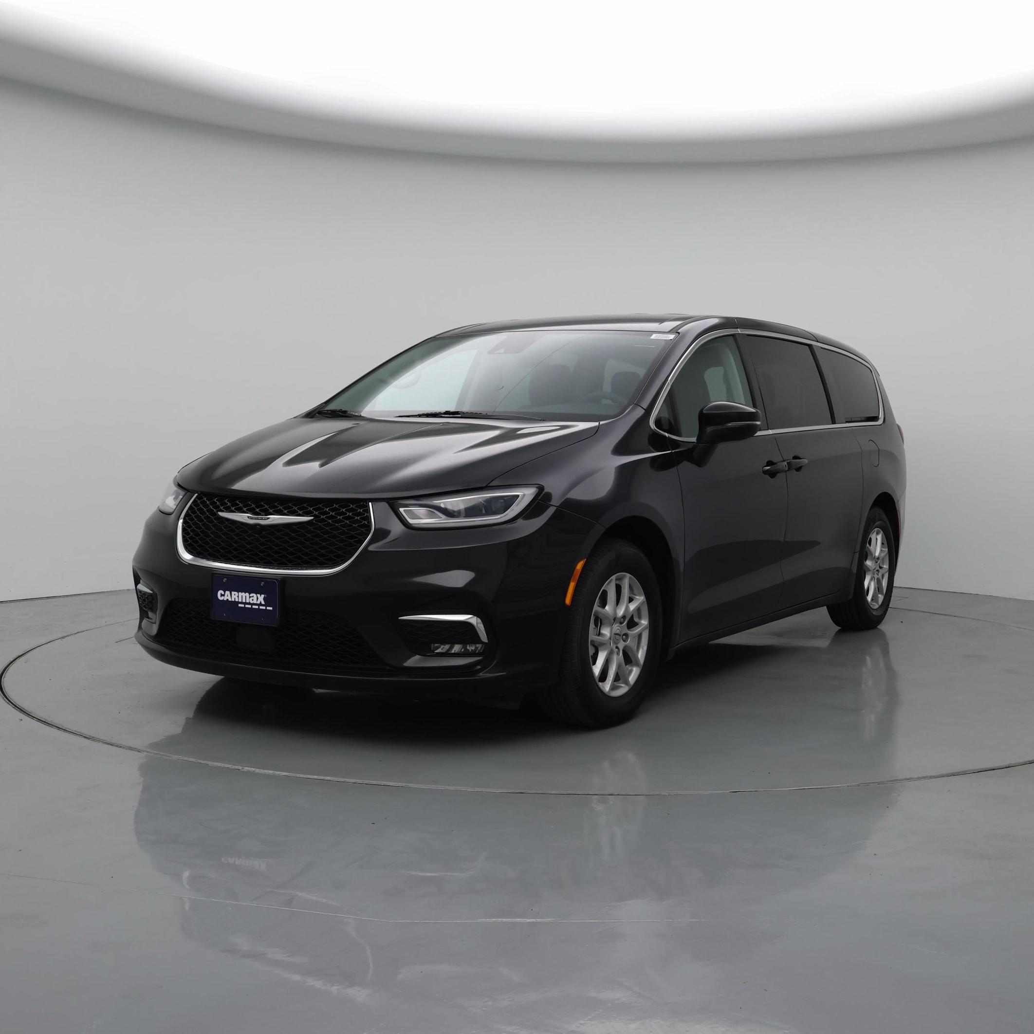 Thumbnail: 2023 Chrysler Pacifica - 4