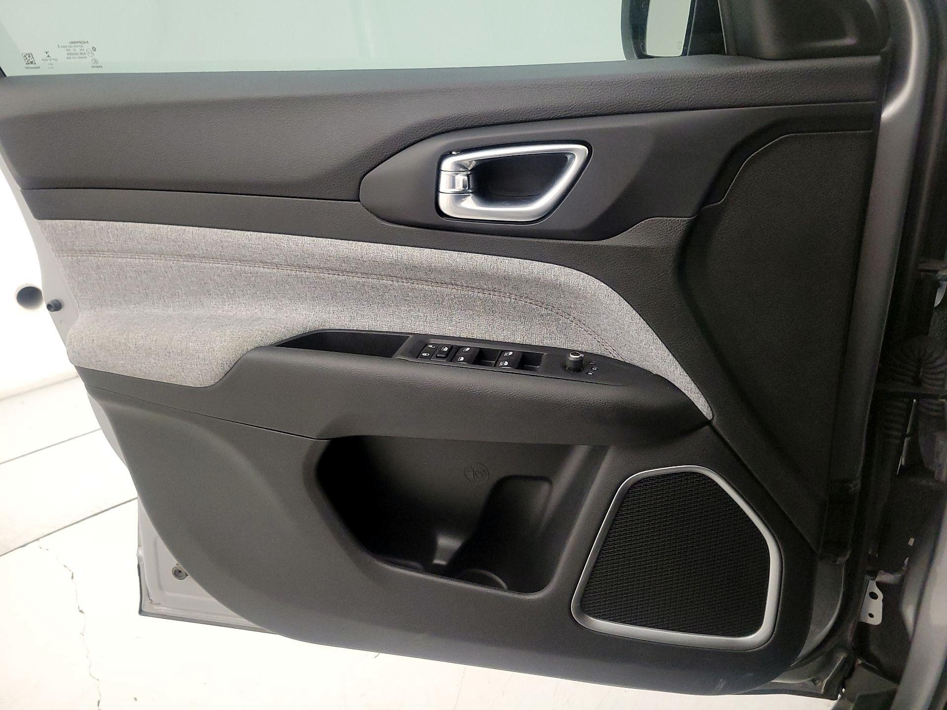 Thumbnail: 2023 Jeep Compass - 12