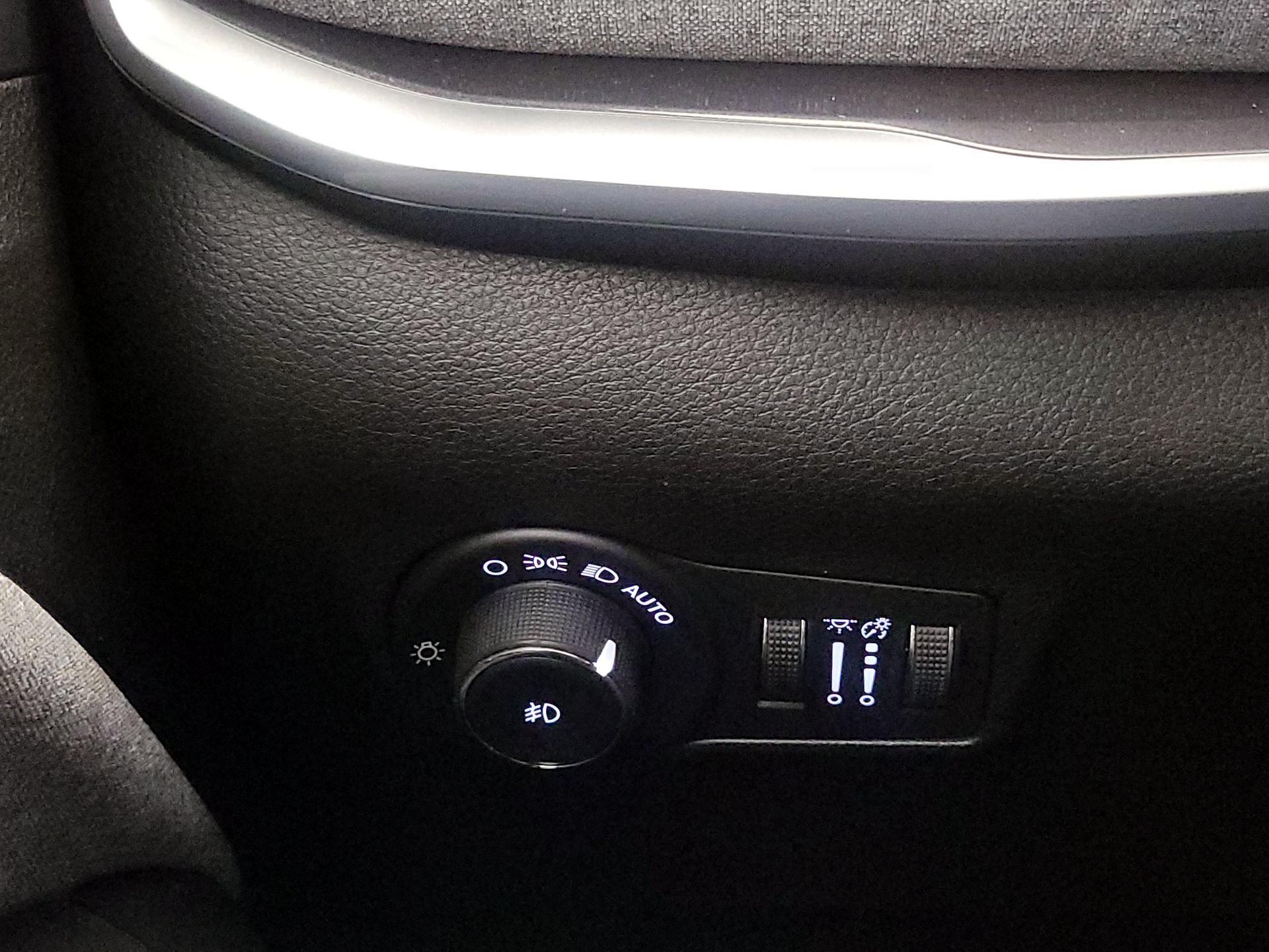 Thumbnail: 2023 Jeep Compass - 13