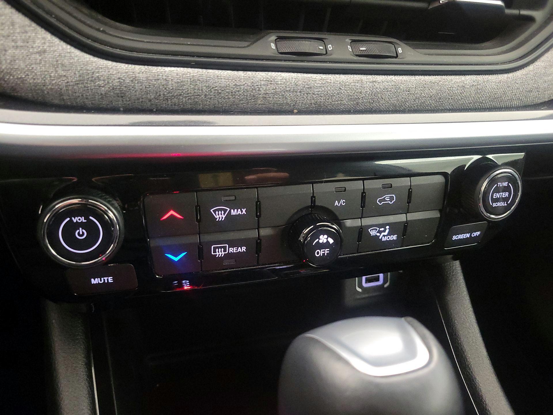 Thumbnail: 2023 Jeep Compass - 16