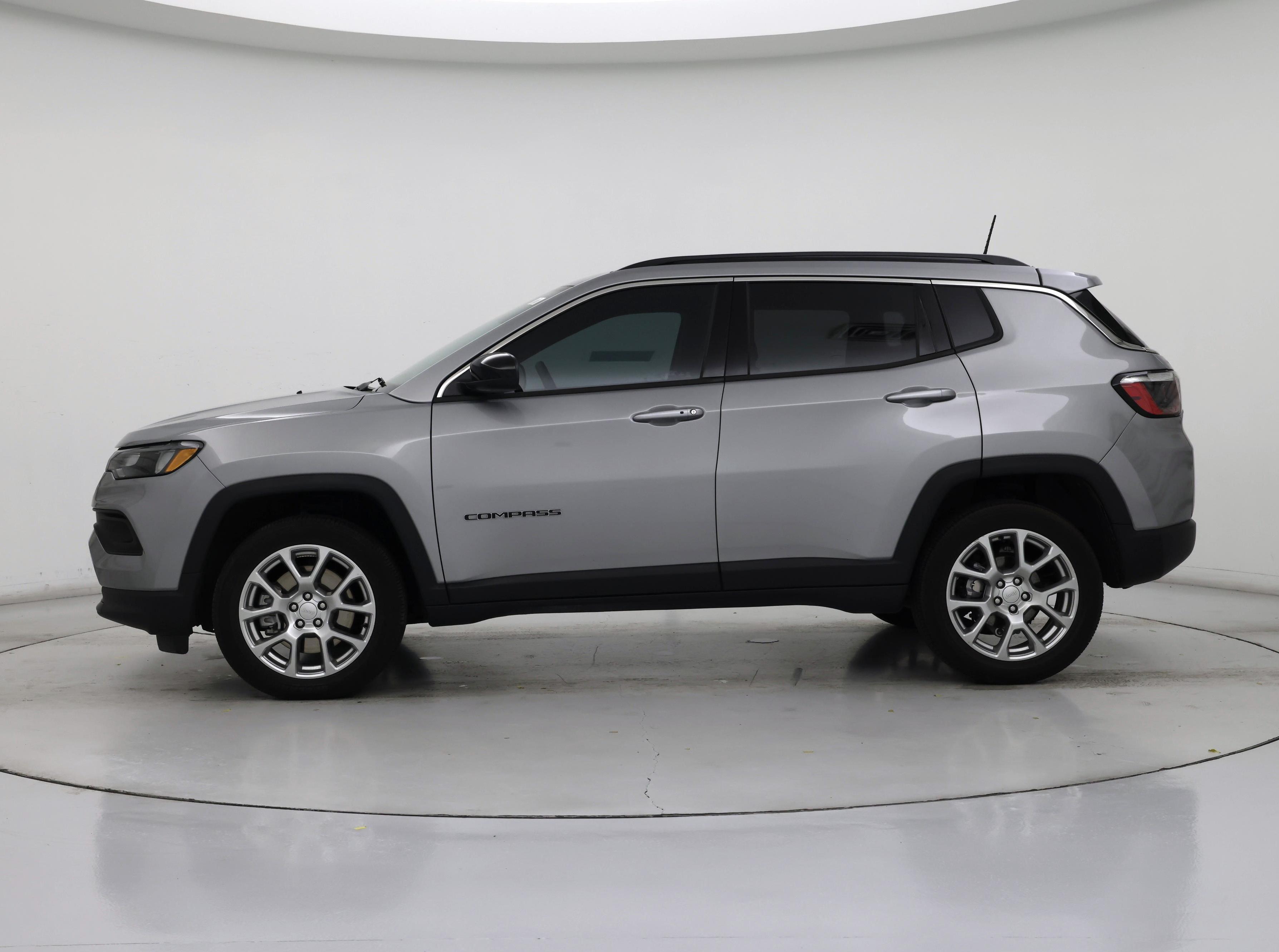 Thumbnail: 2023 Jeep Compass - 3