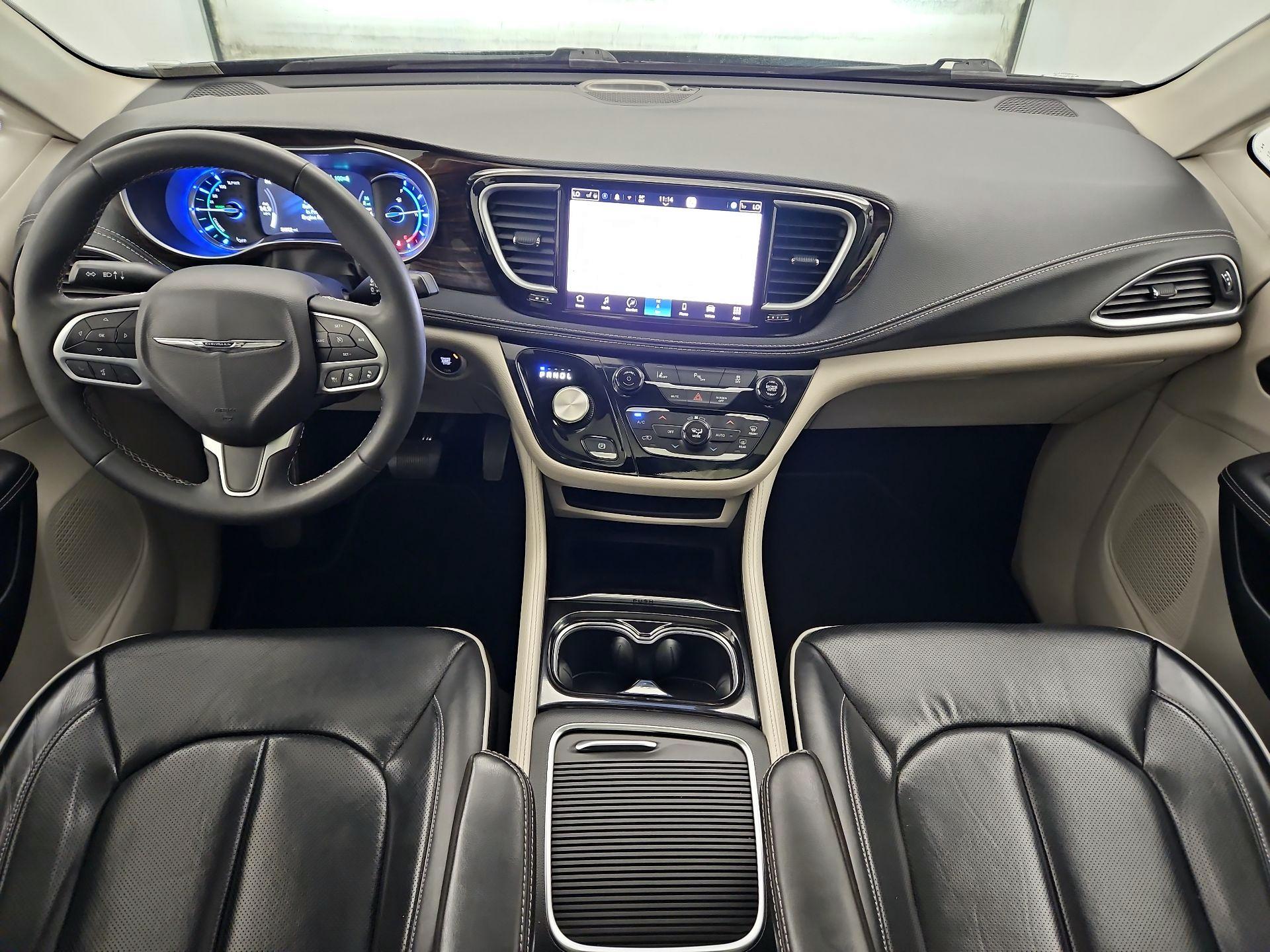 Thumbnail: 2023 Chrysler Pacifica - 9