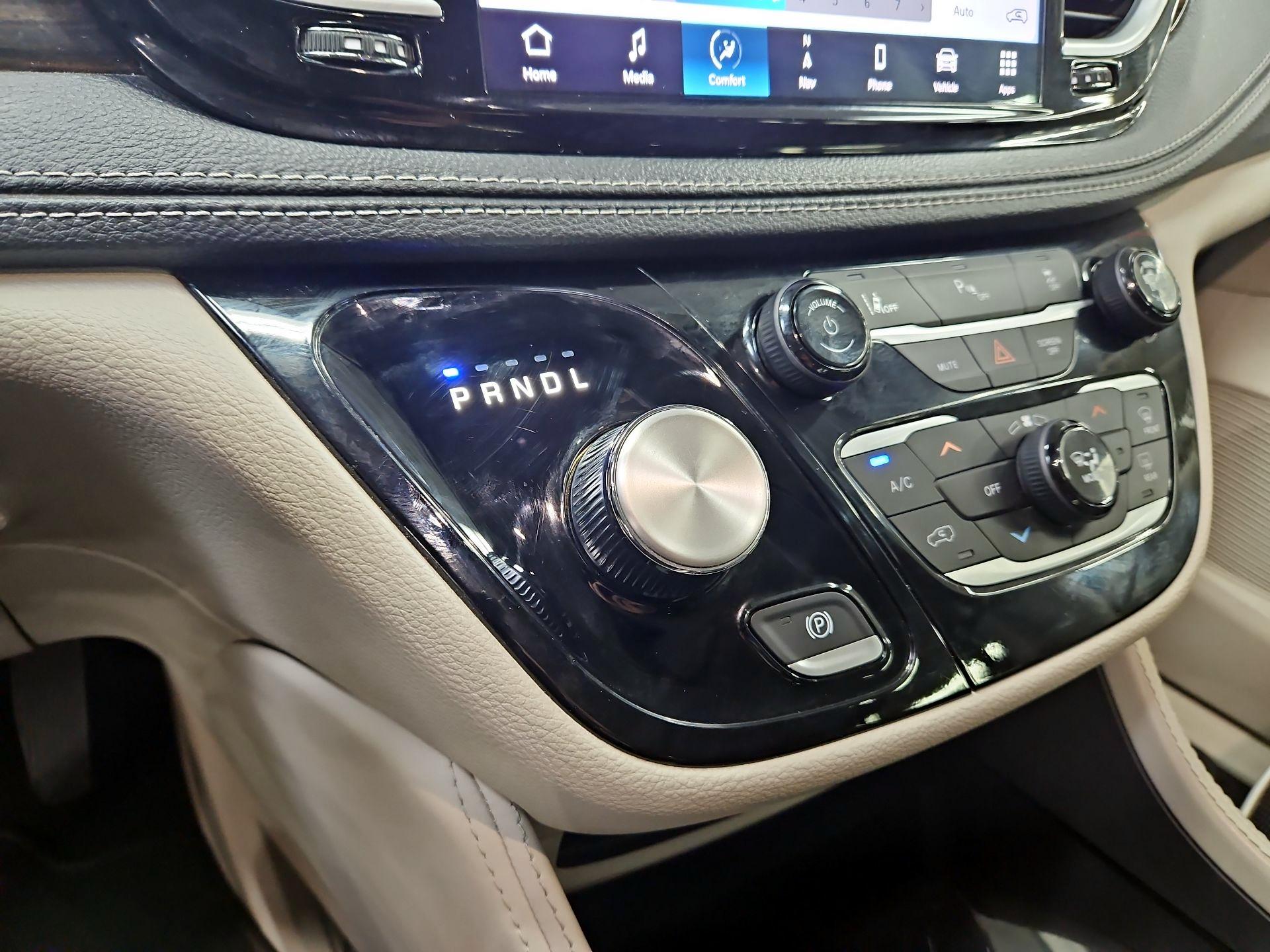 Thumbnail: 2023 Chrysler Pacifica - 18