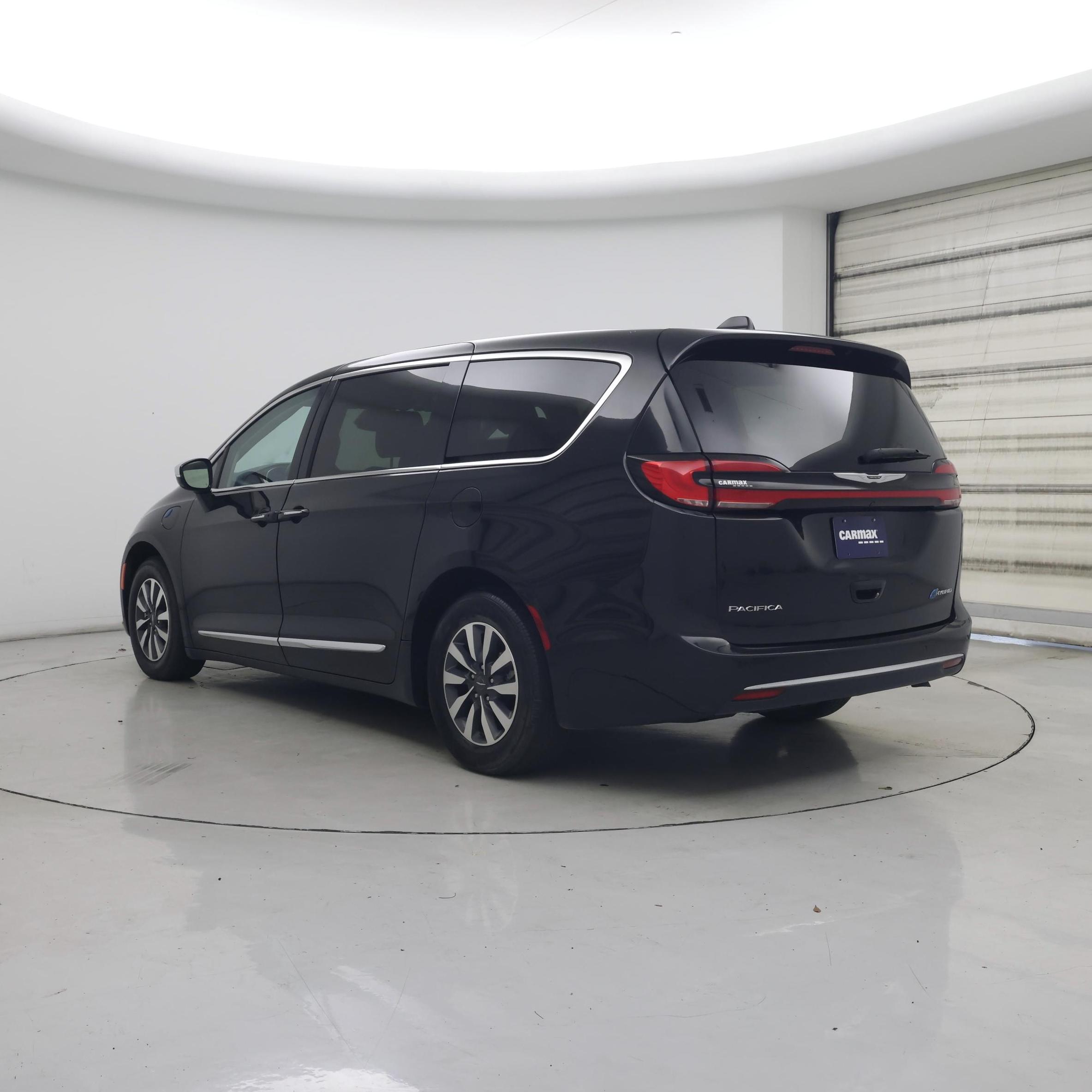 Thumbnail: 2023 Chrysler Pacifica - 2