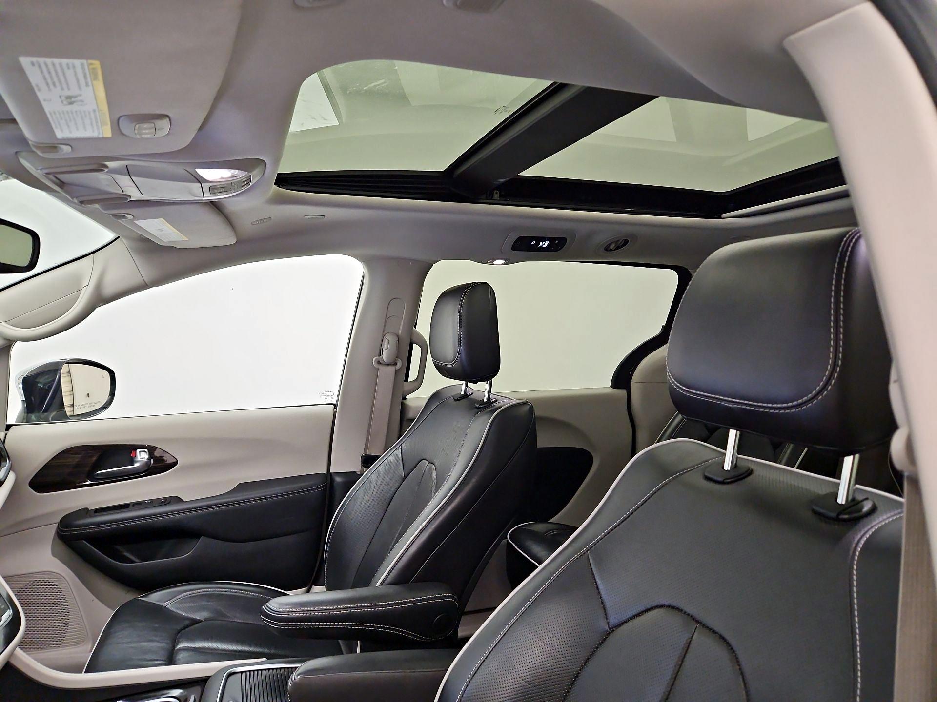Thumbnail: 2023 Chrysler Pacifica - 20