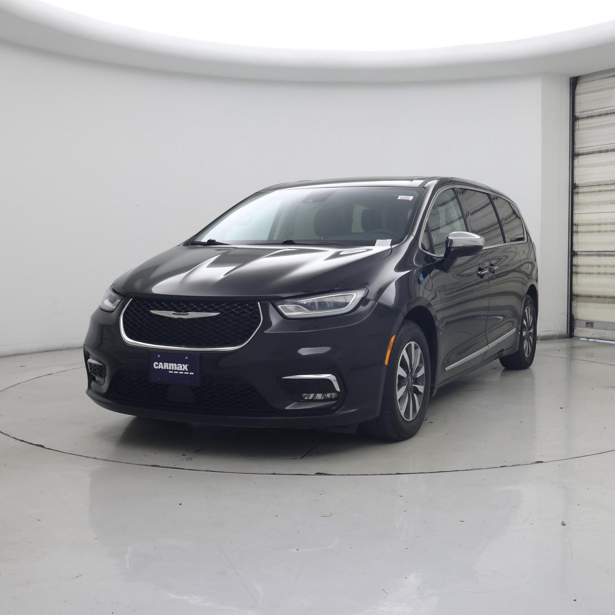 Thumbnail: 2023 Chrysler Pacifica - 4