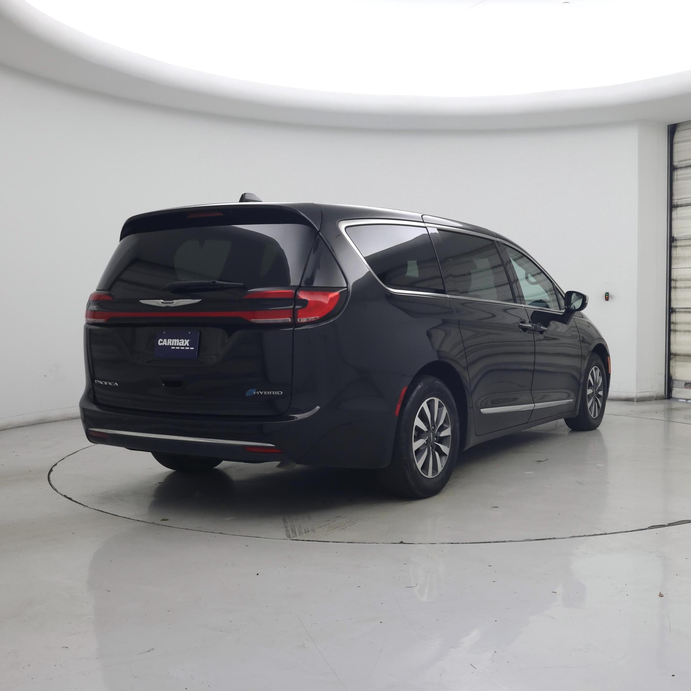 Thumbnail: 2023 Chrysler Pacifica - 8