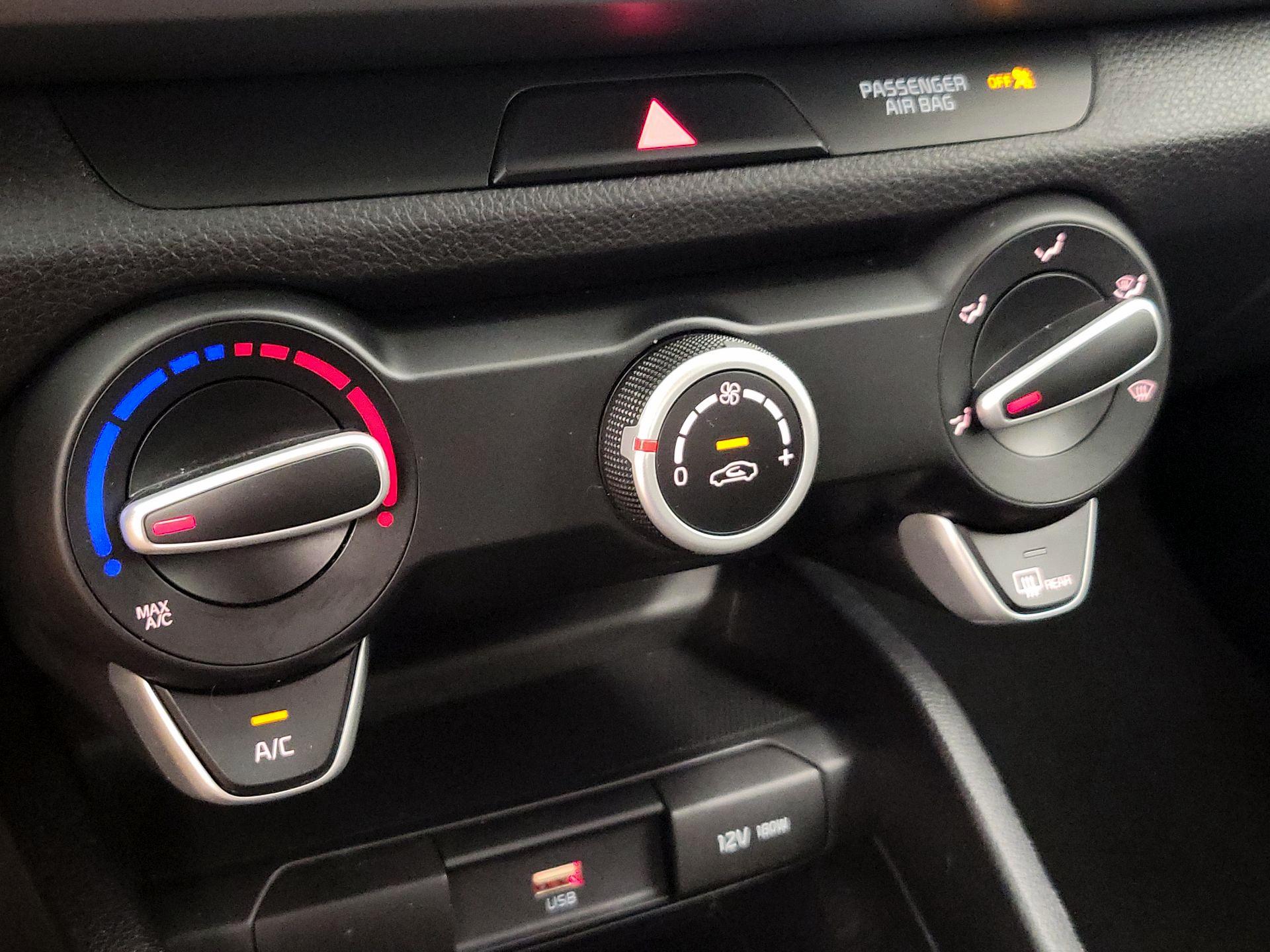 Thumbnail: 2023 Kia Rio - 16