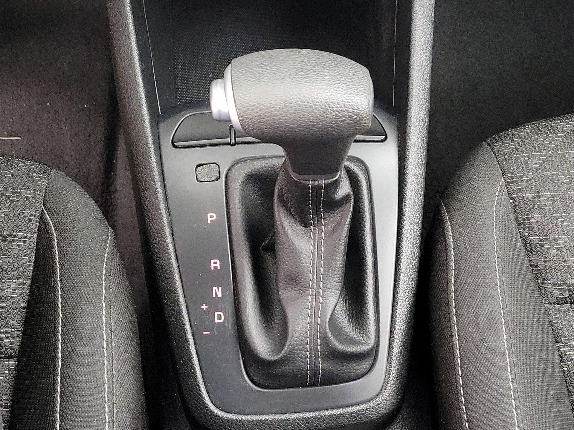 Thumbnail: 2023 Kia Rio - 17