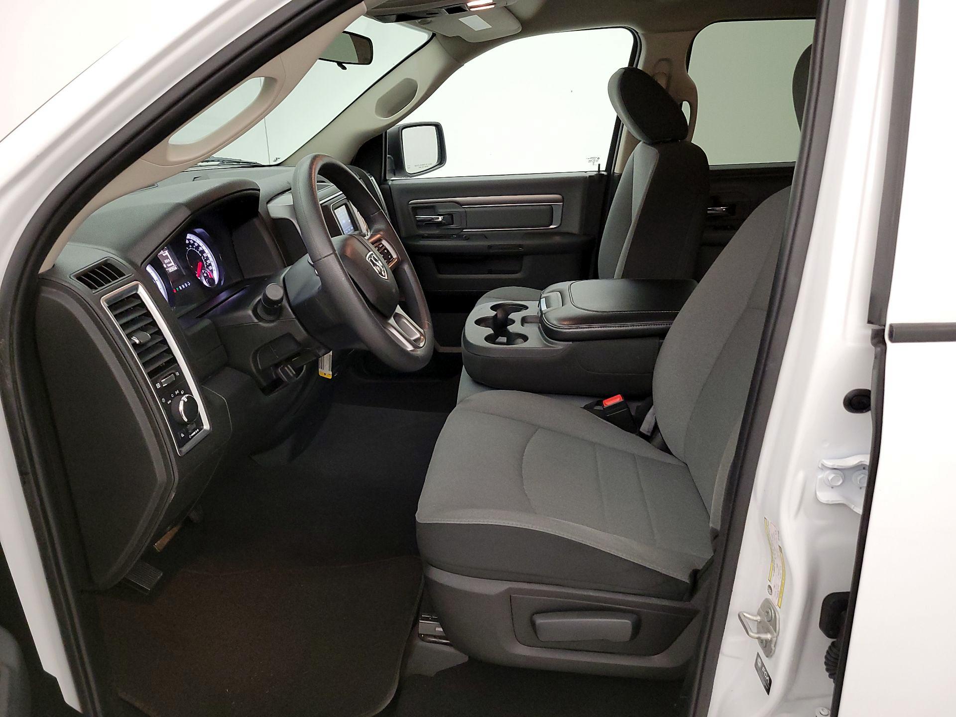 Thumbnail: 2024 RAM 1500 Classic - 11