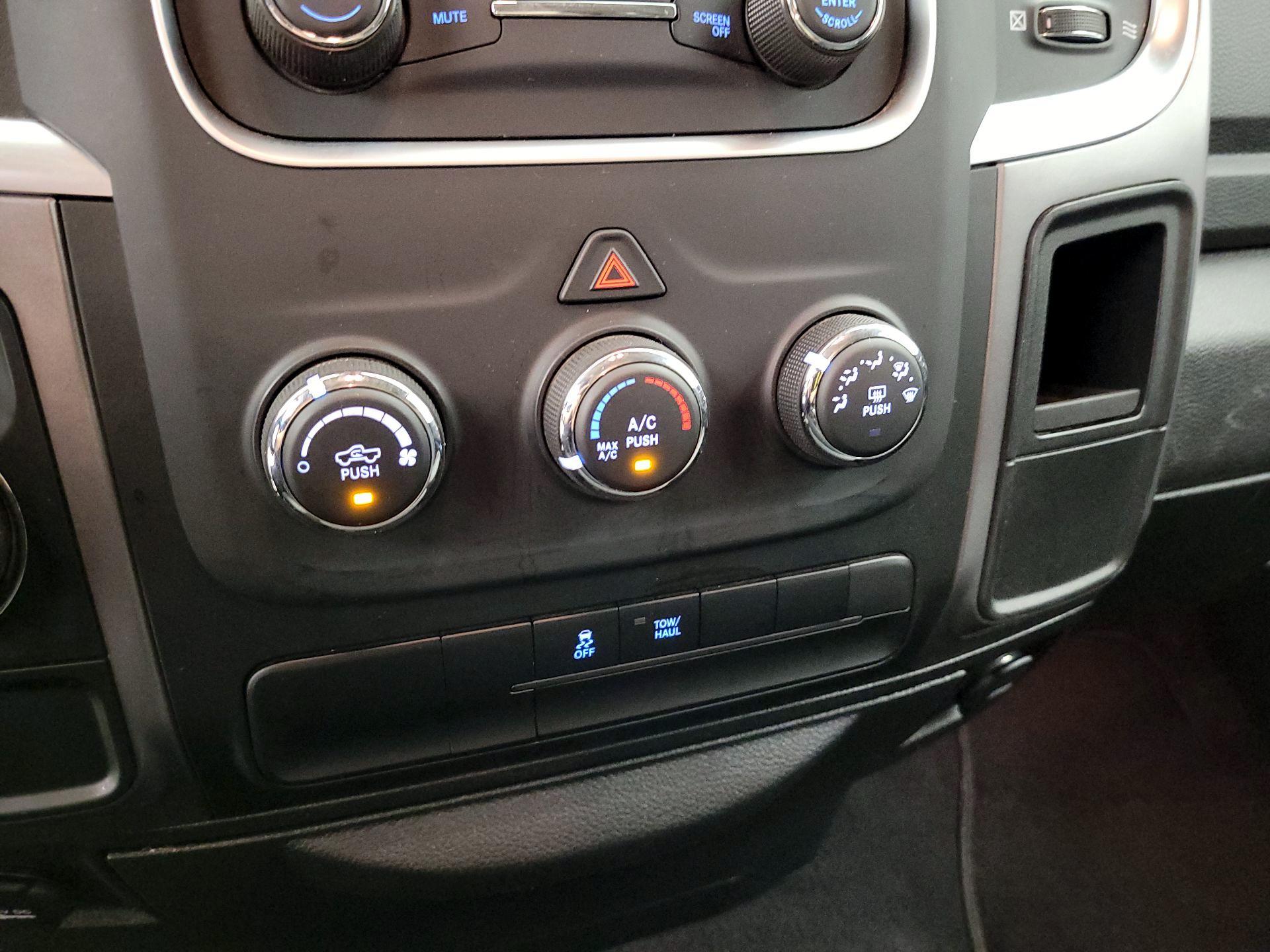 Thumbnail: 2024 RAM 1500 Classic - 16