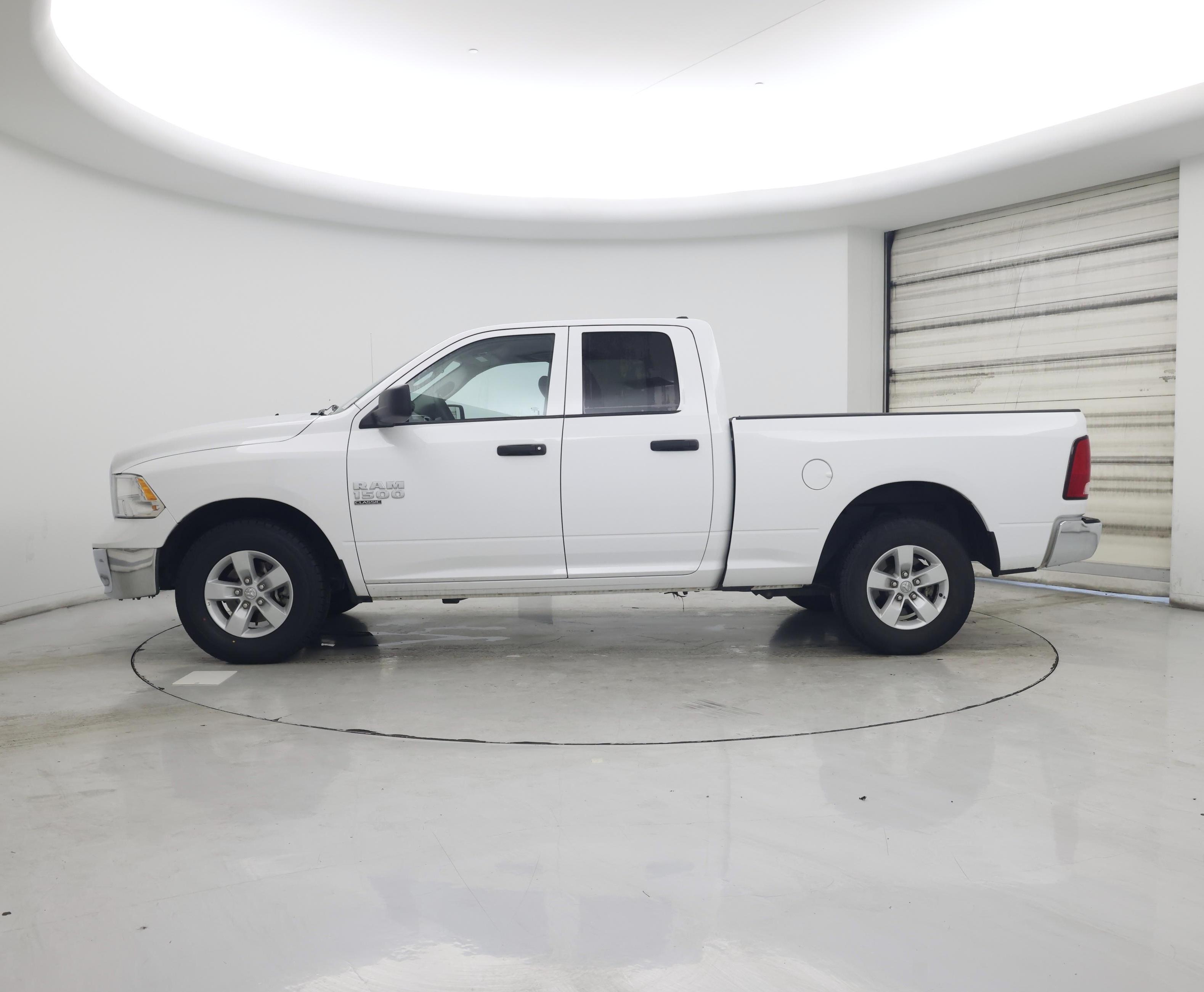 Thumbnail: 2024 RAM 1500 Classic - 3