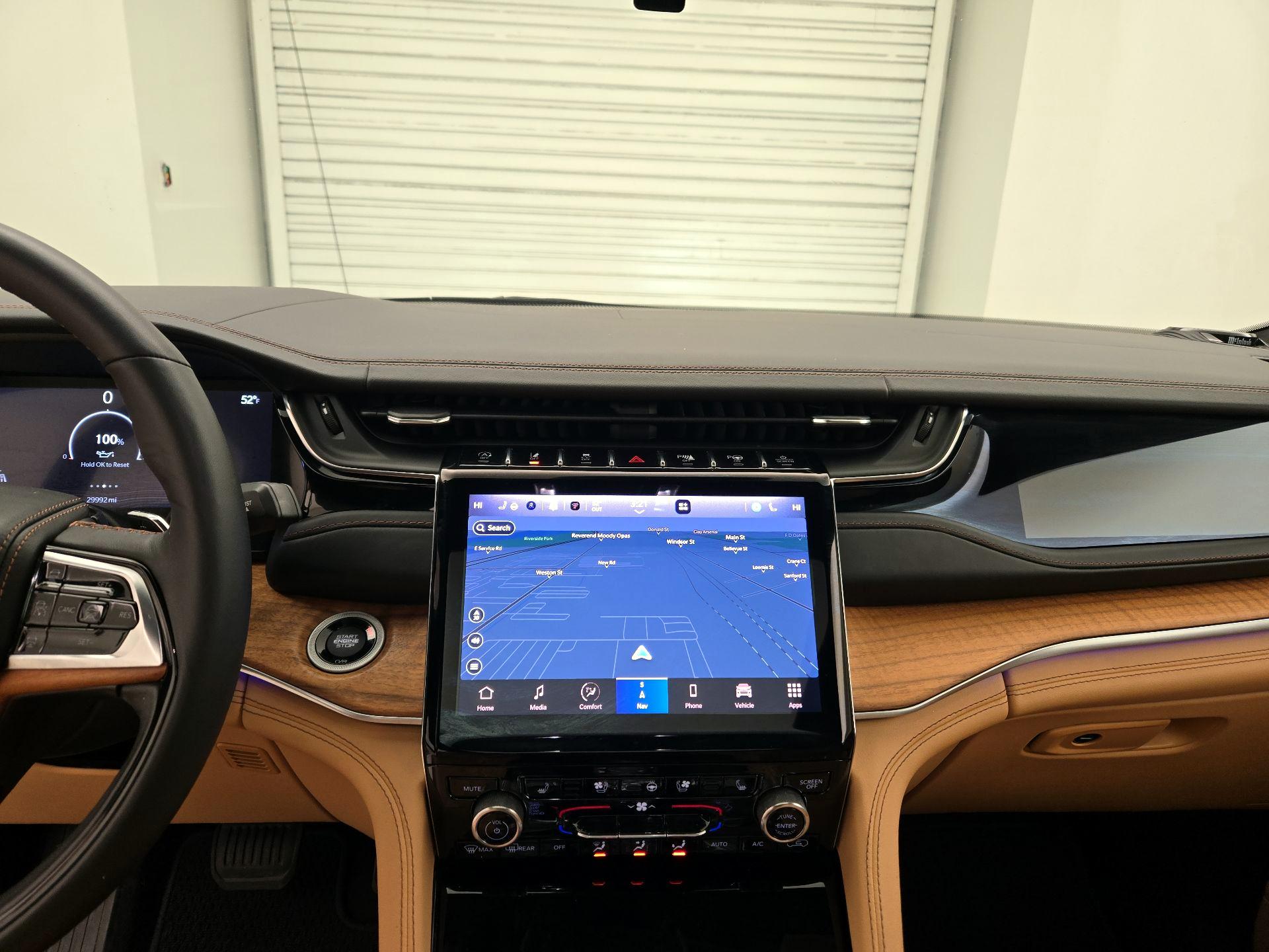 Thumbnail: 2022 Jeep Grand Cherokee - 9