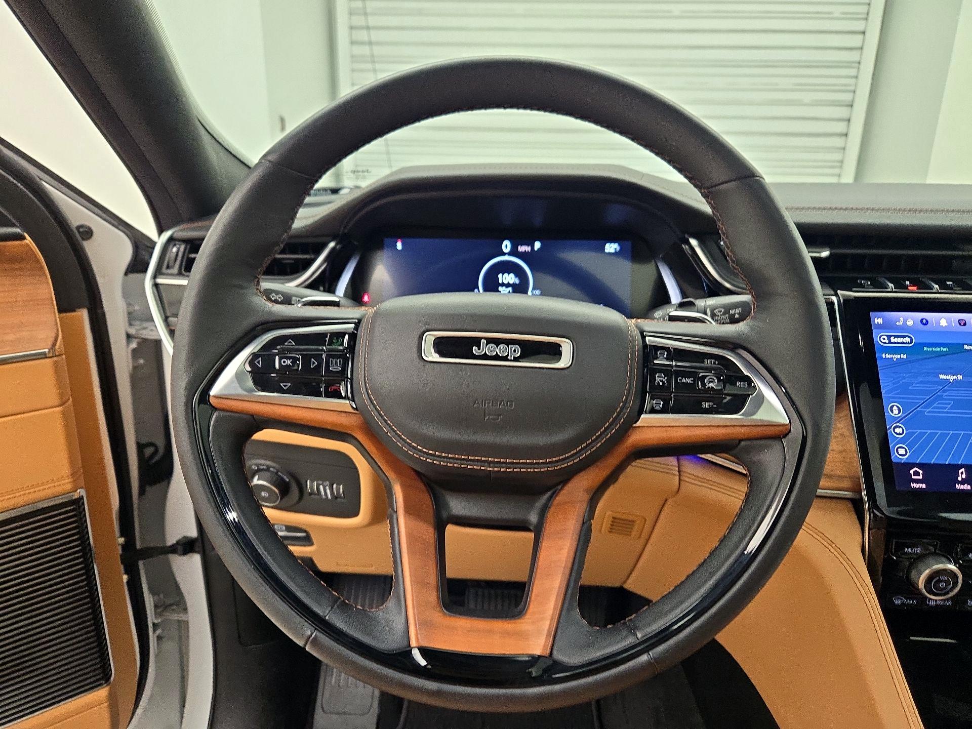 Thumbnail: 2022 Jeep Grand Cherokee - 10