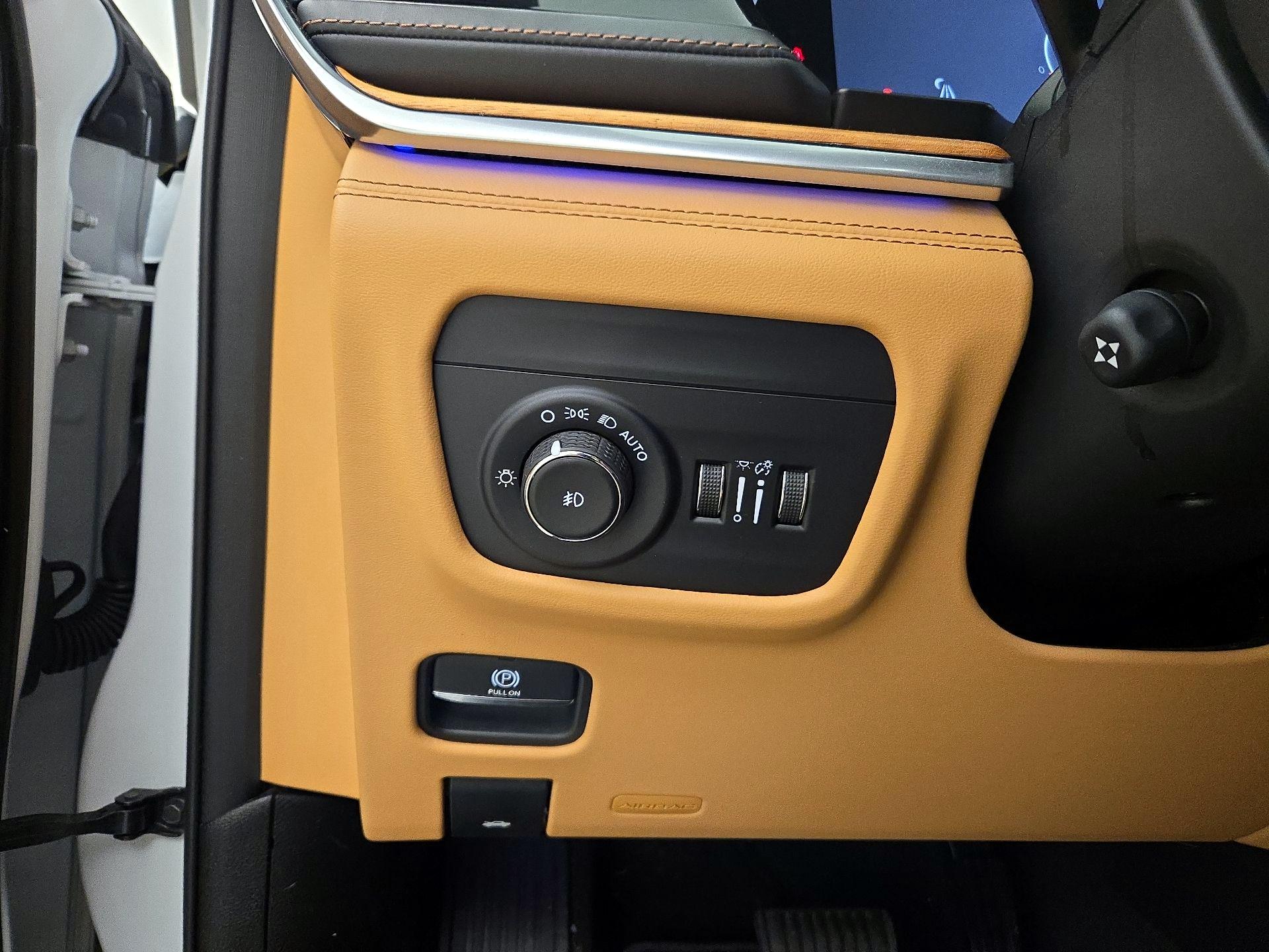 Thumbnail: 2022 Jeep Grand Cherokee - 13