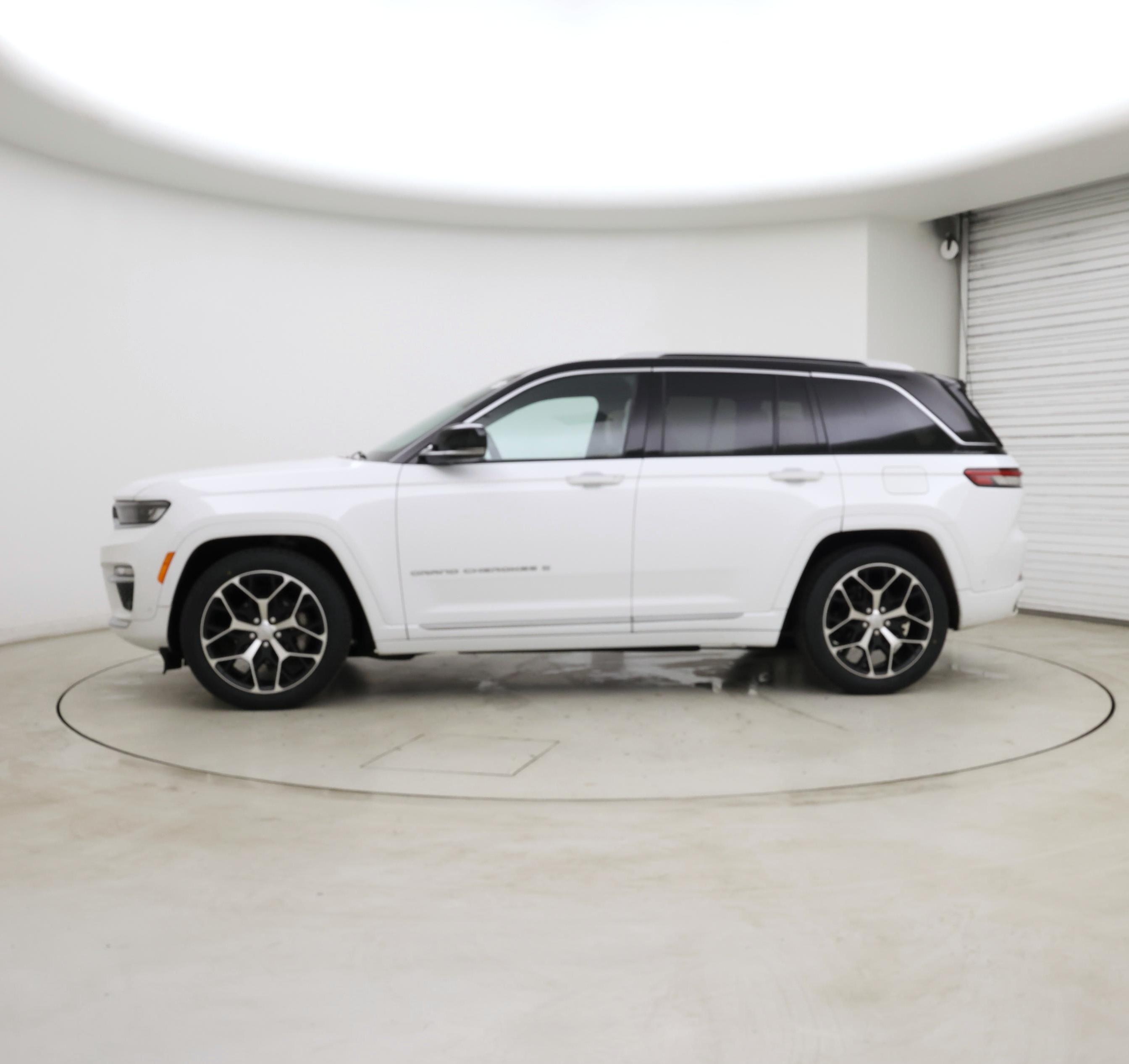 Thumbnail: 2022 Jeep Grand Cherokee - 3