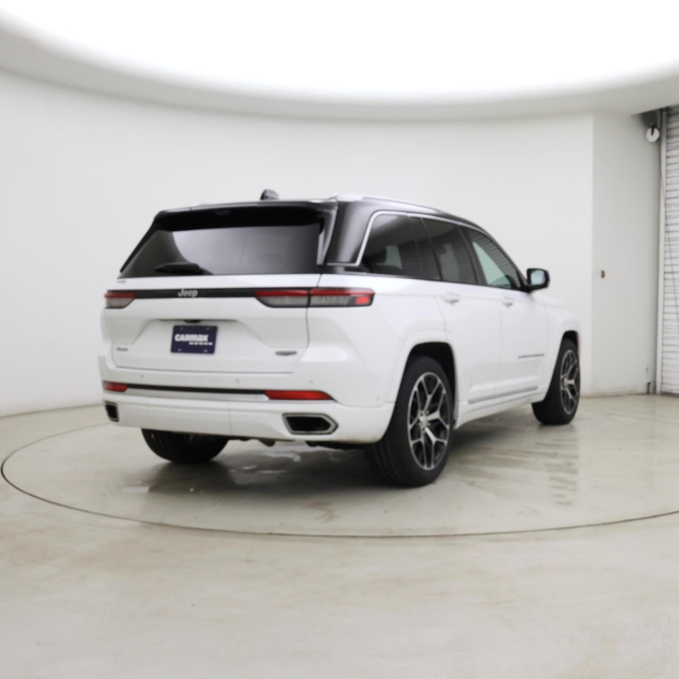 Thumbnail: 2022 Jeep Grand Cherokee - 8