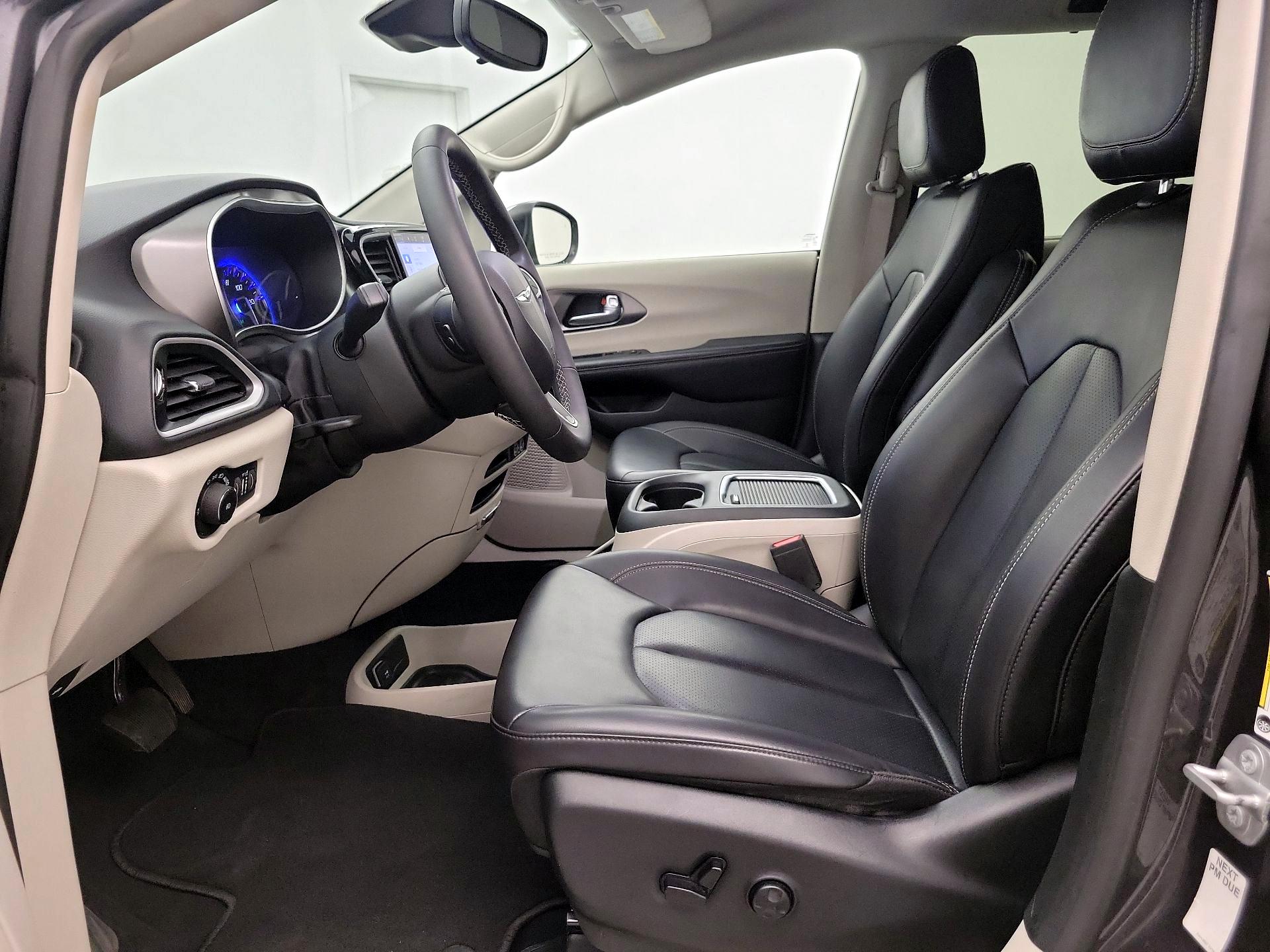 Thumbnail: 2023 Chrysler Pacifica - 11