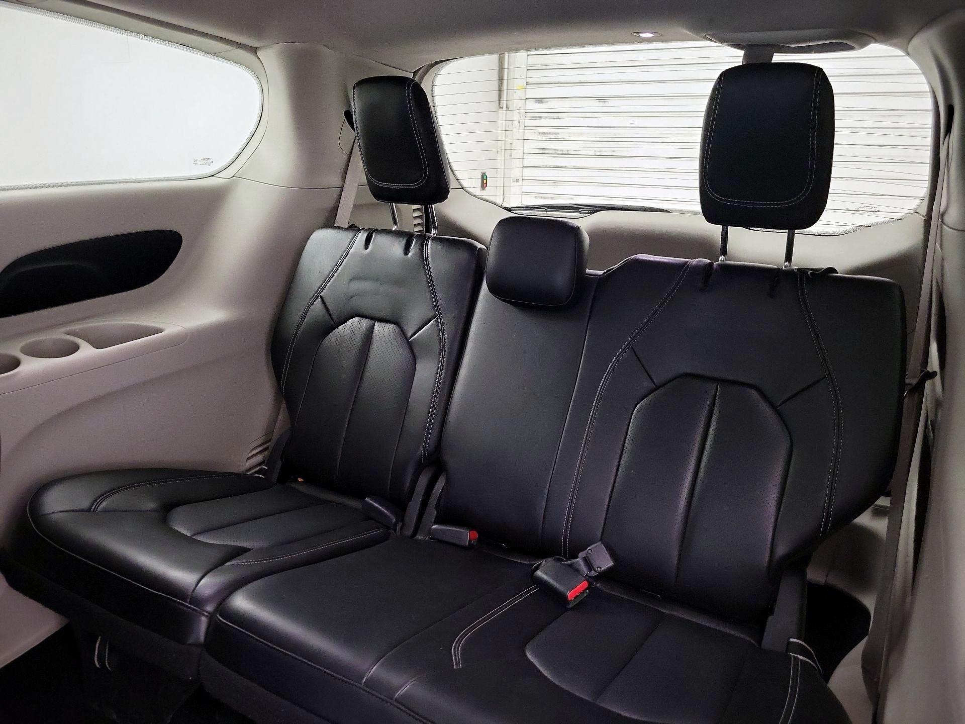 Thumbnail: 2023 Chrysler Pacifica - 20