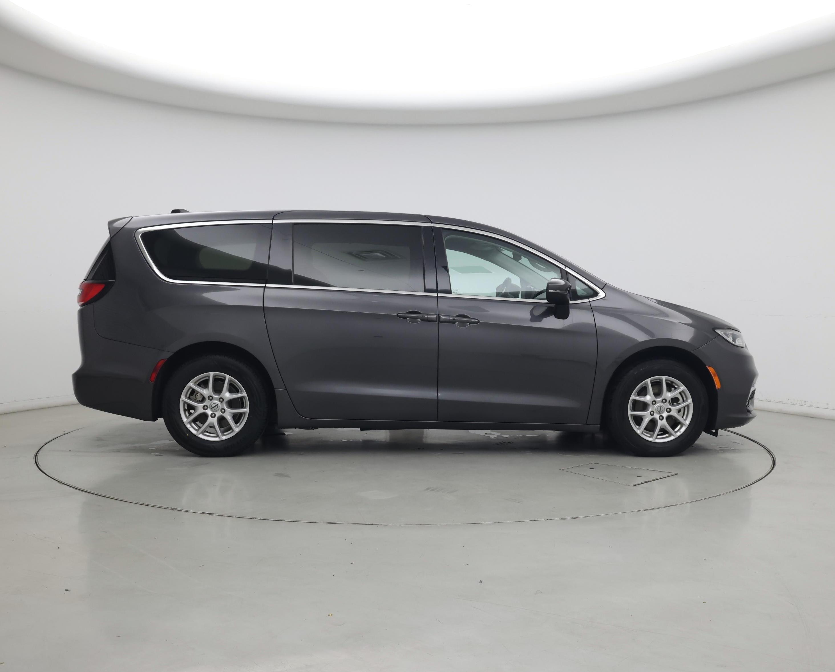 Thumbnail: 2023 Chrysler Pacifica - 7