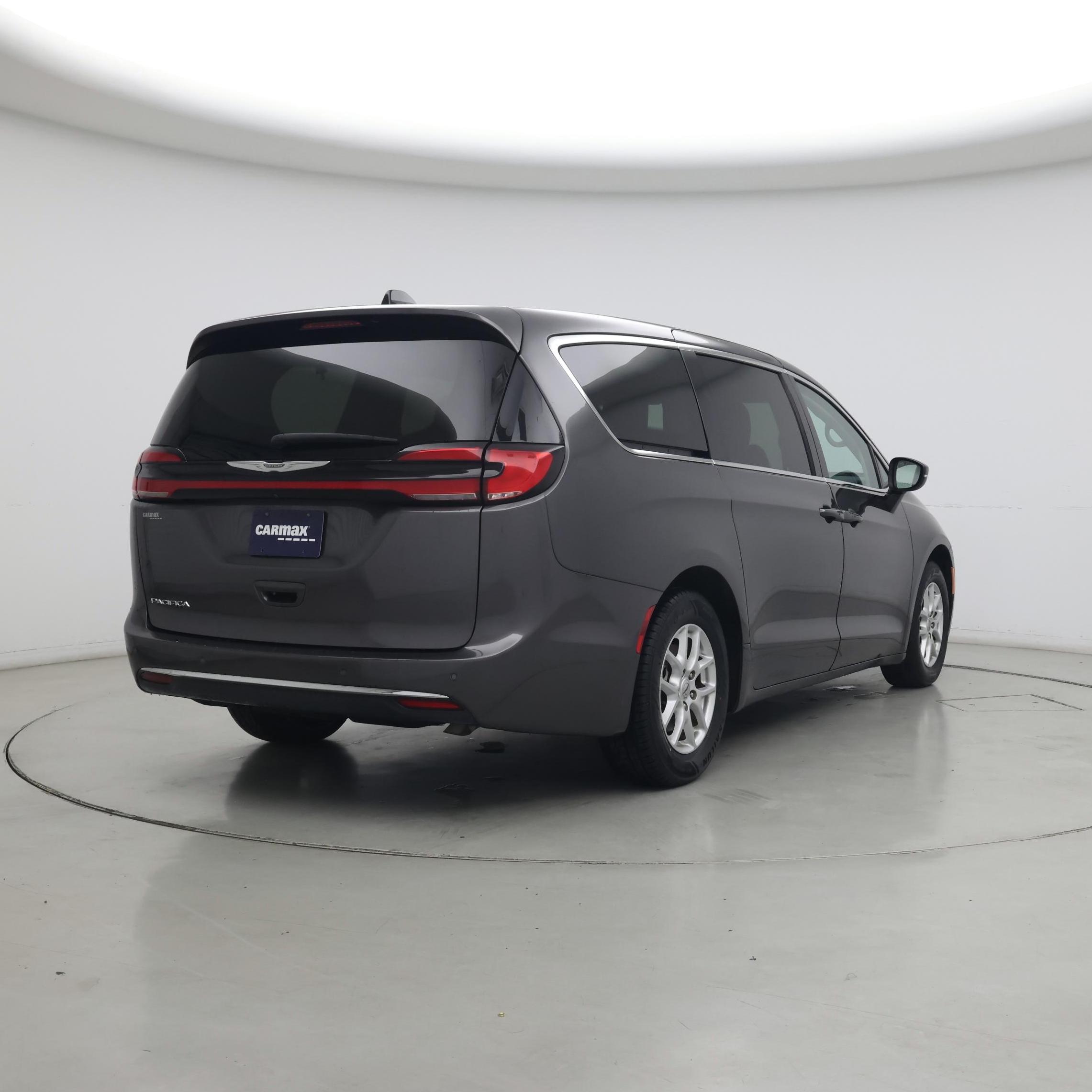 Thumbnail: 2023 Chrysler Pacifica - 8