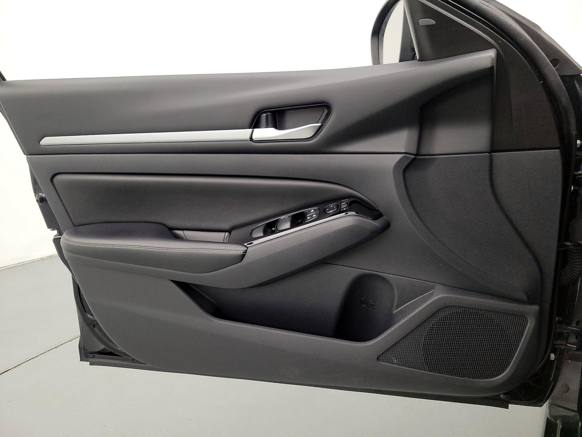 Thumbnail: 2023 Nissan Altima - 12