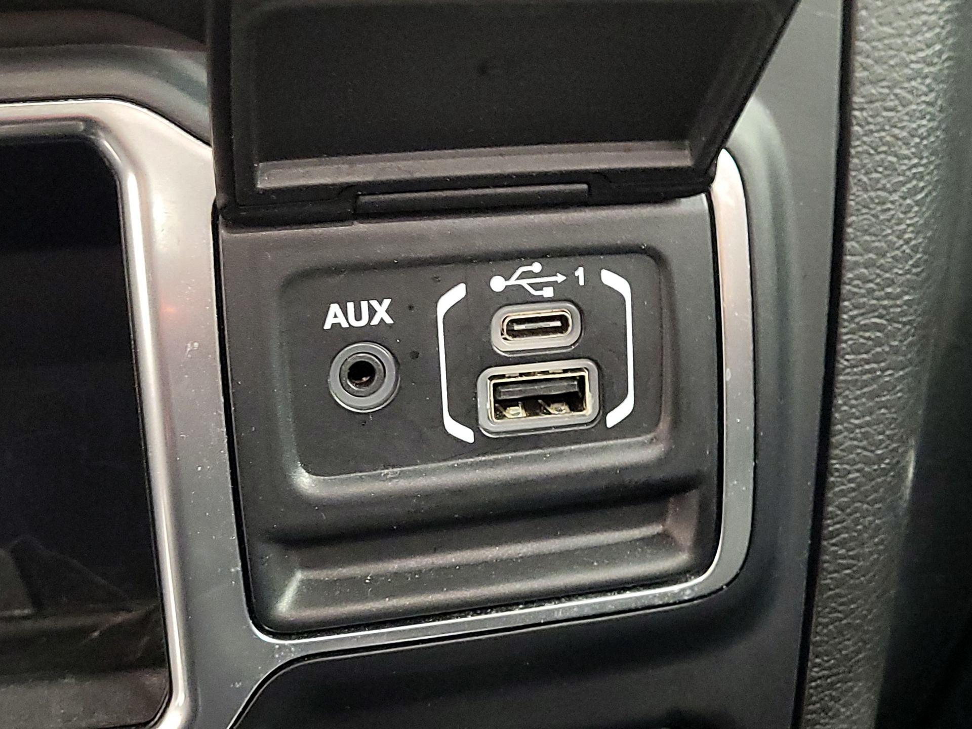 Thumbnail: 2020 Jeep Wrangler - 18