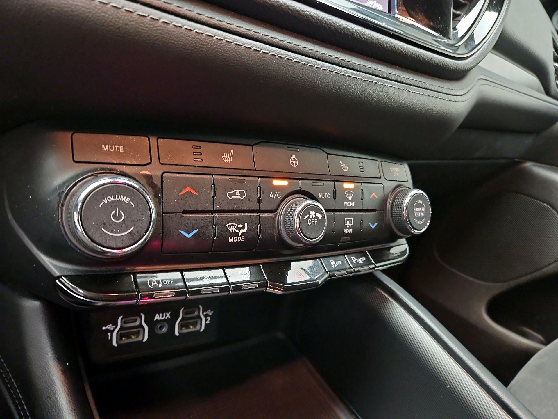 Thumbnail: 2022 Dodge Durango - 16