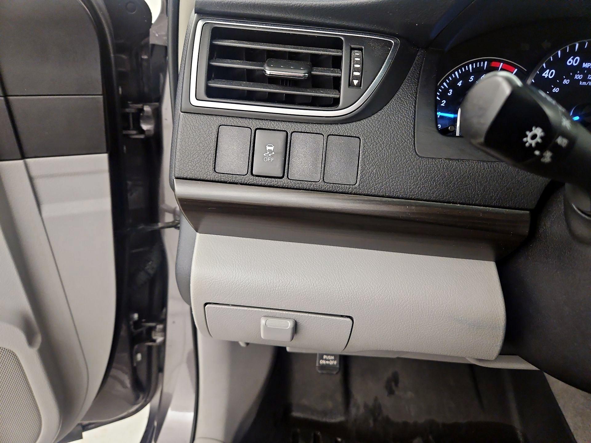 Thumbnail: 2015 Toyota Camry - 13