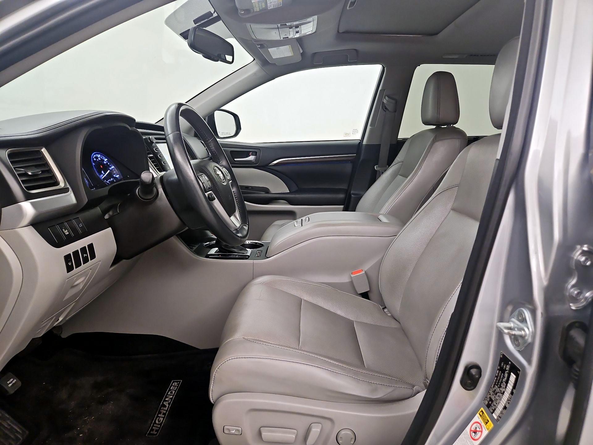 Thumbnail: 2016 Toyota Highlander - 11