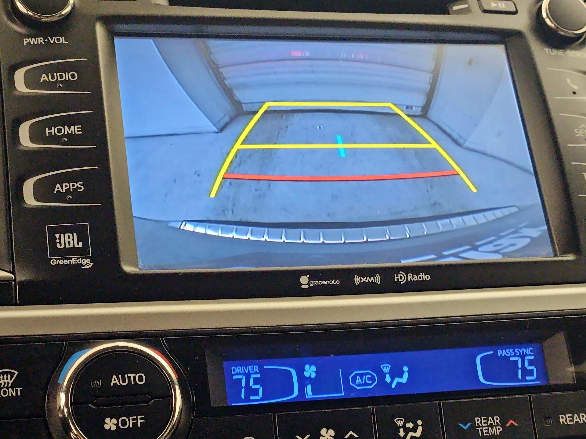 Thumbnail: 2016 Toyota Highlander - 14