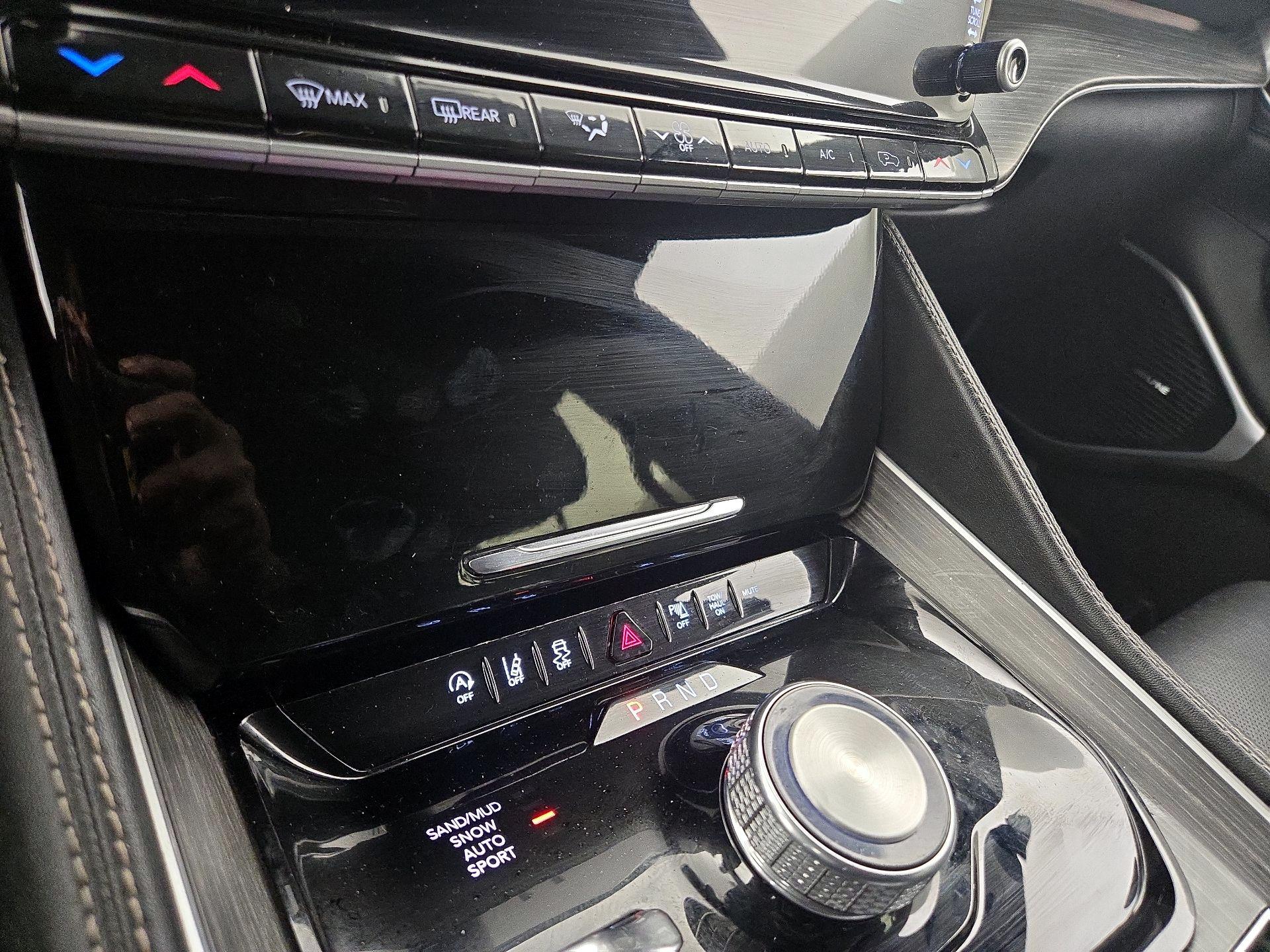 Thumbnail: 2024 Jeep Wagoneer - 17