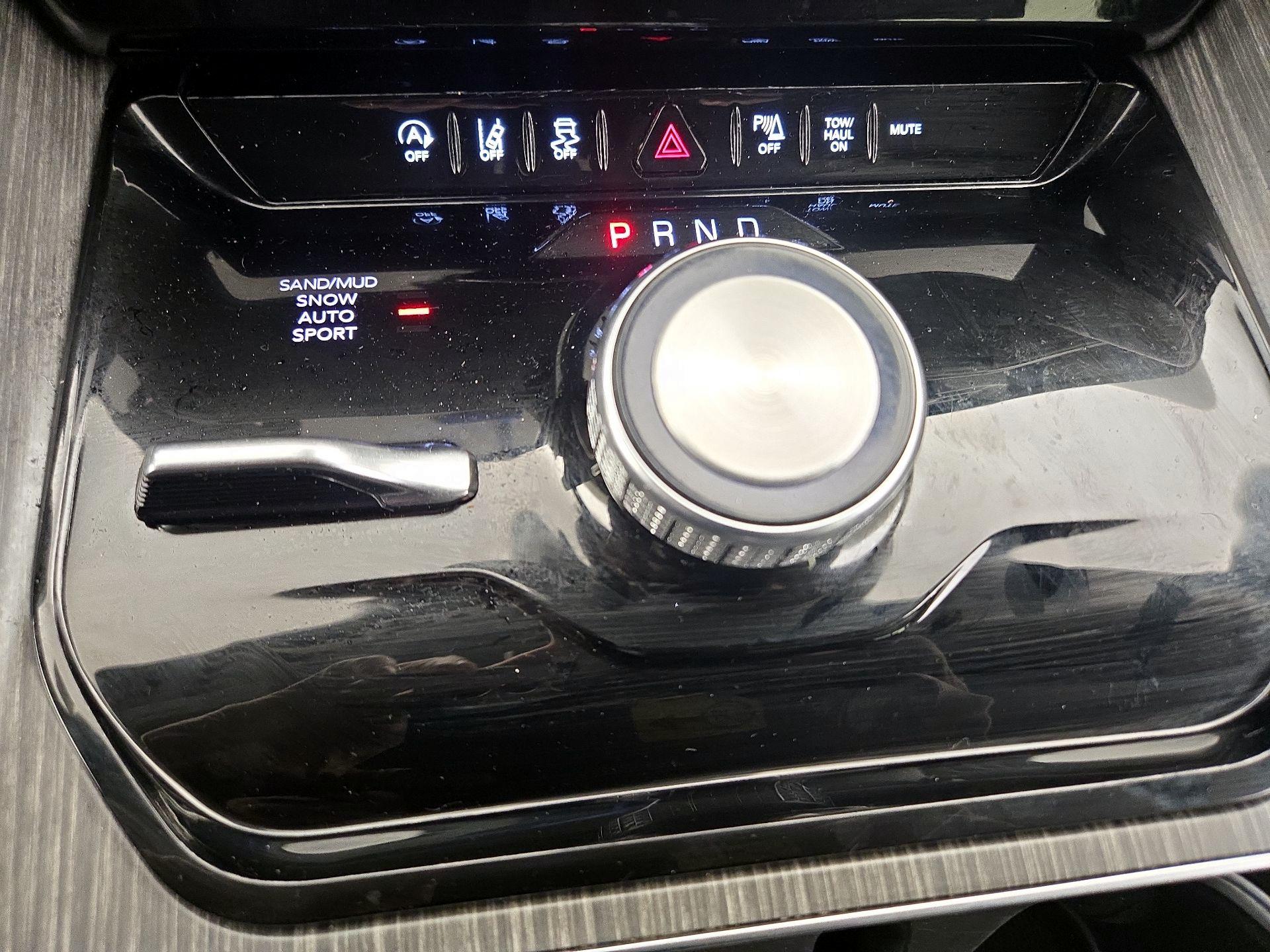 Thumbnail: 2024 Jeep Wagoneer - 18