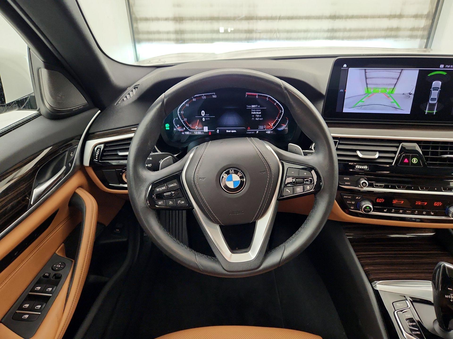 Thumbnail: 2023 BMW 5 Series - 10