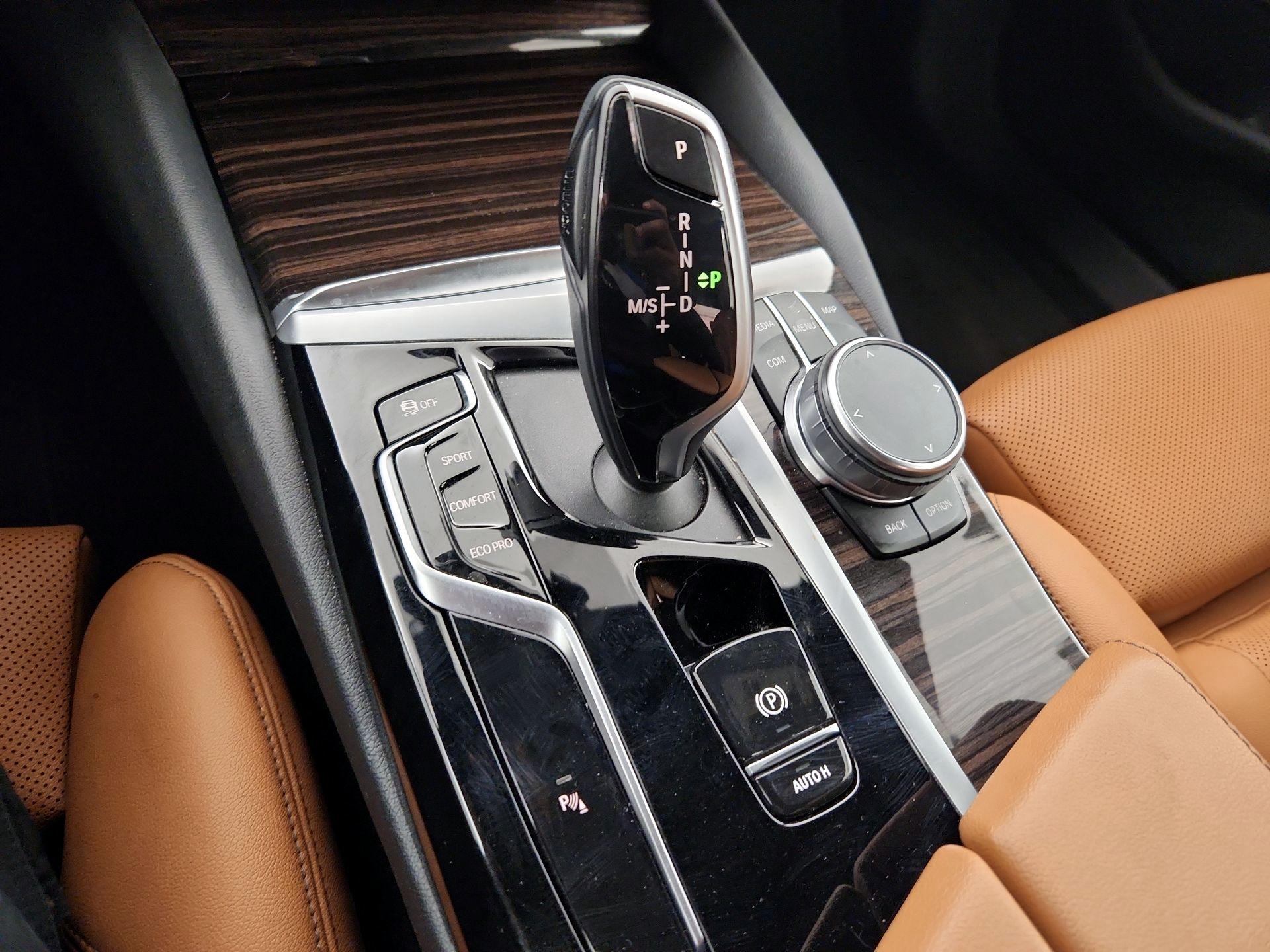 Thumbnail: 2023 BMW 5 Series - 17