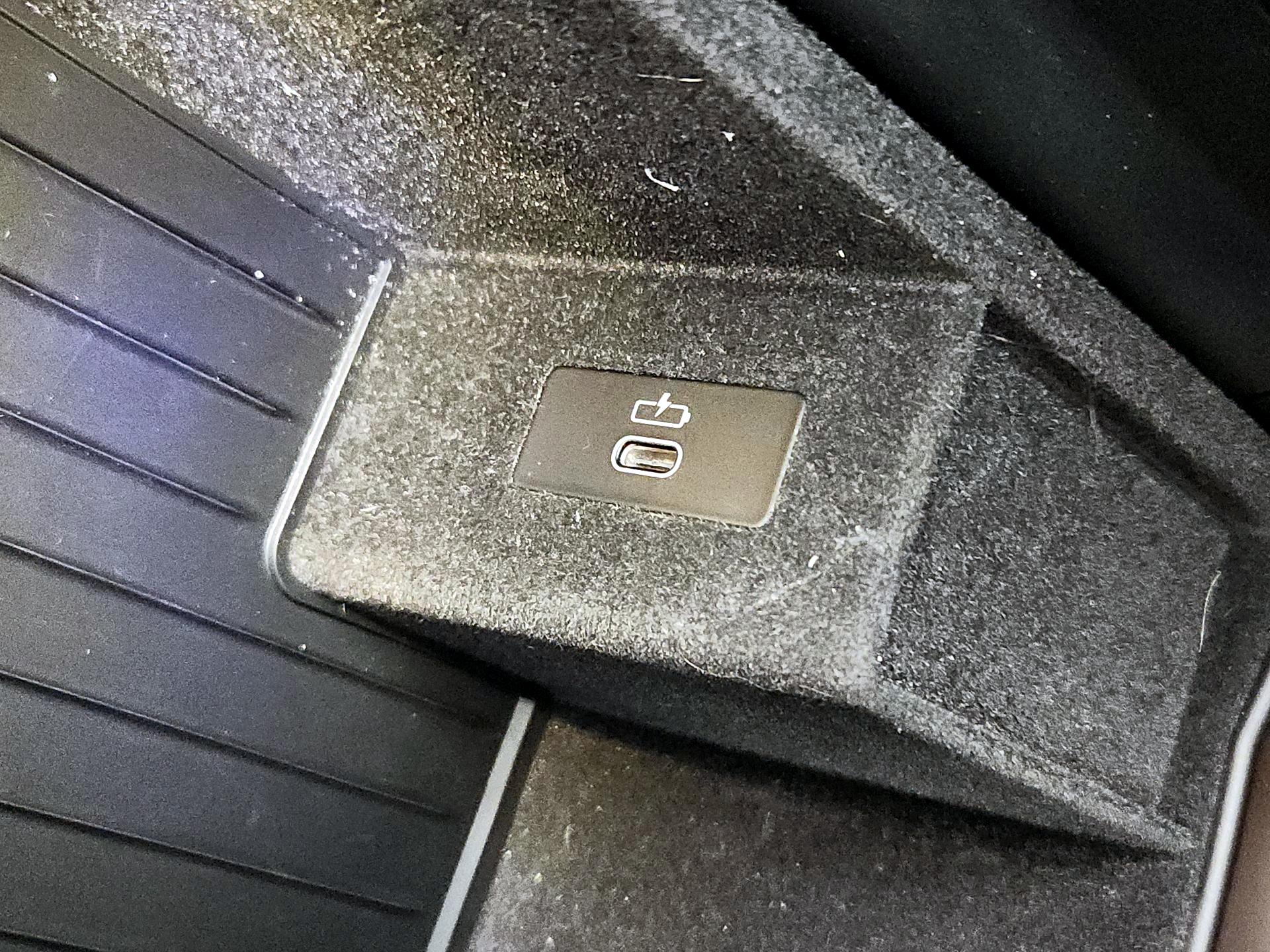 Thumbnail: 2023 BMW 5 Series - 18