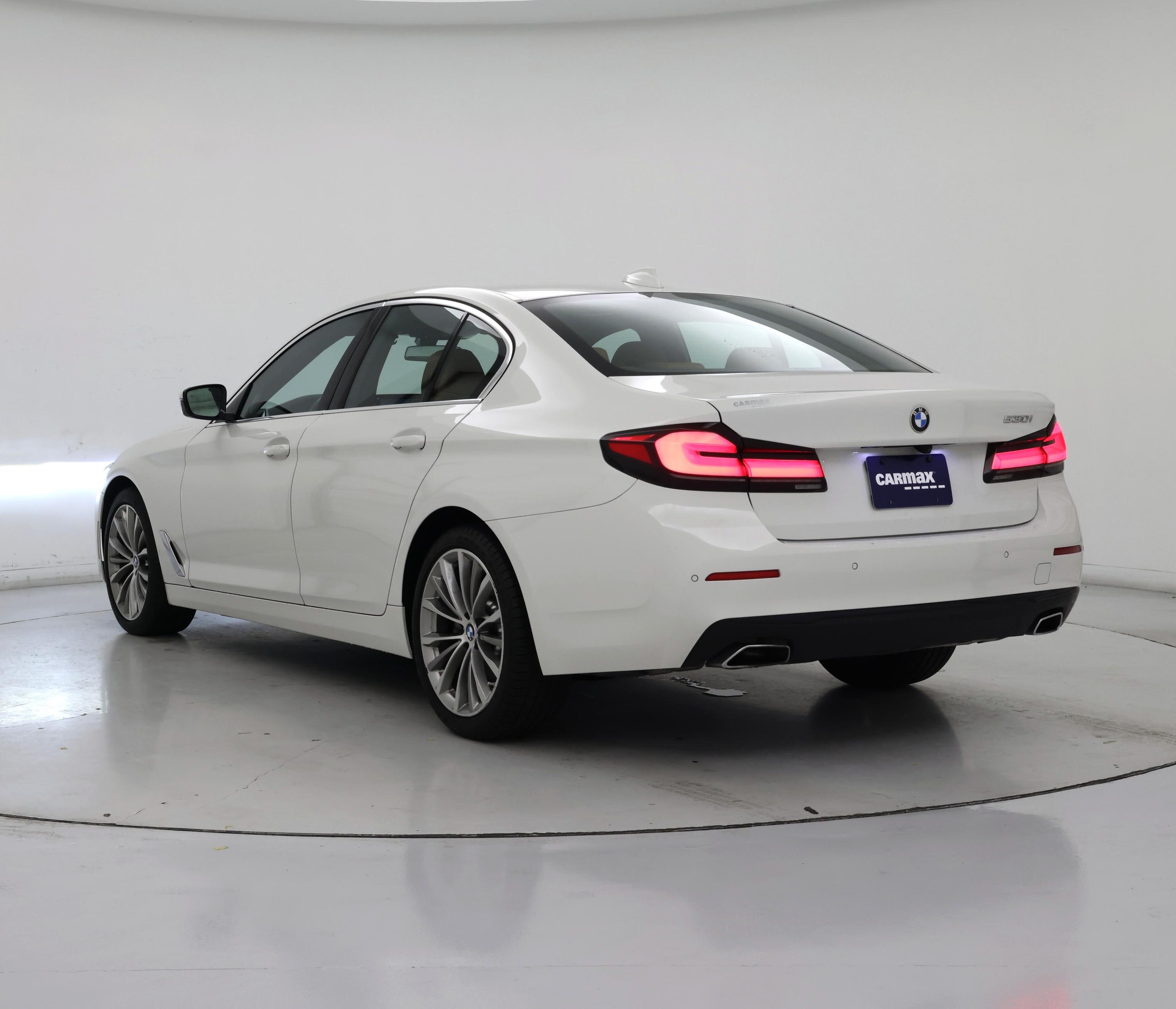 Thumbnail: 2023 BMW 5 Series - 2
