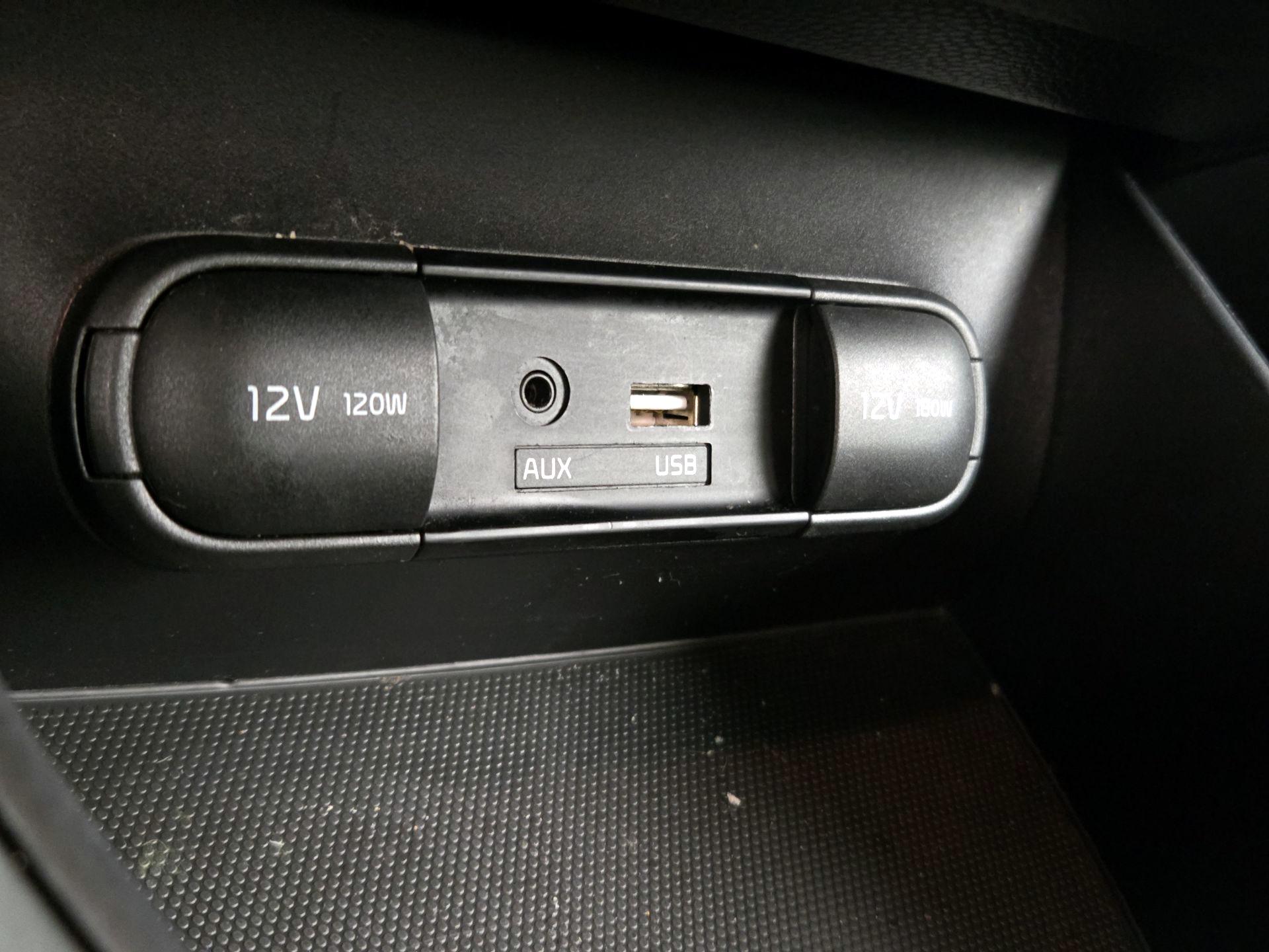 Thumbnail: 2016 Kia Soul - 18