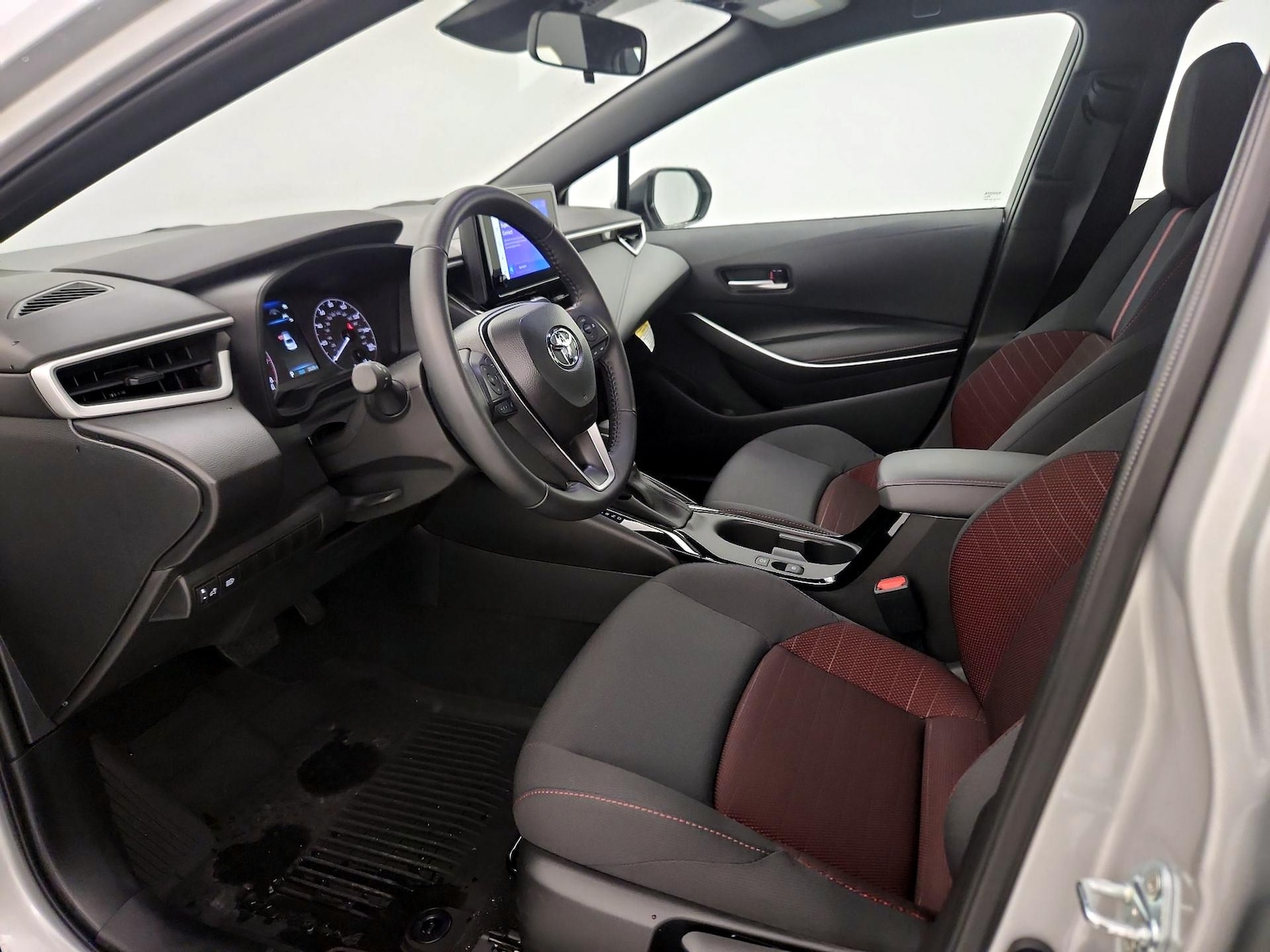 2025 Toyota Corolla SE - Photo 12
