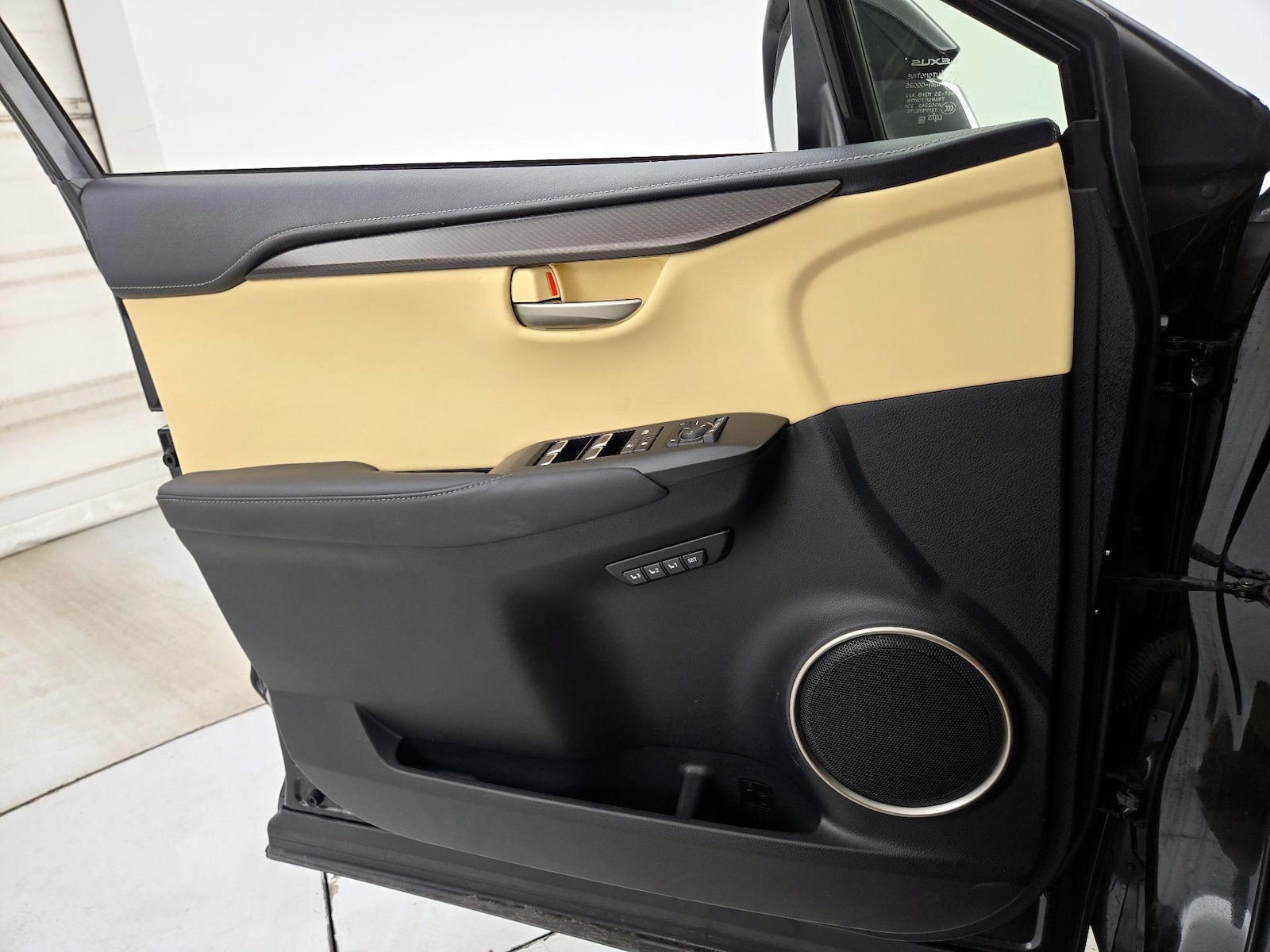 2021 Lexus NX 300 - Photo 13