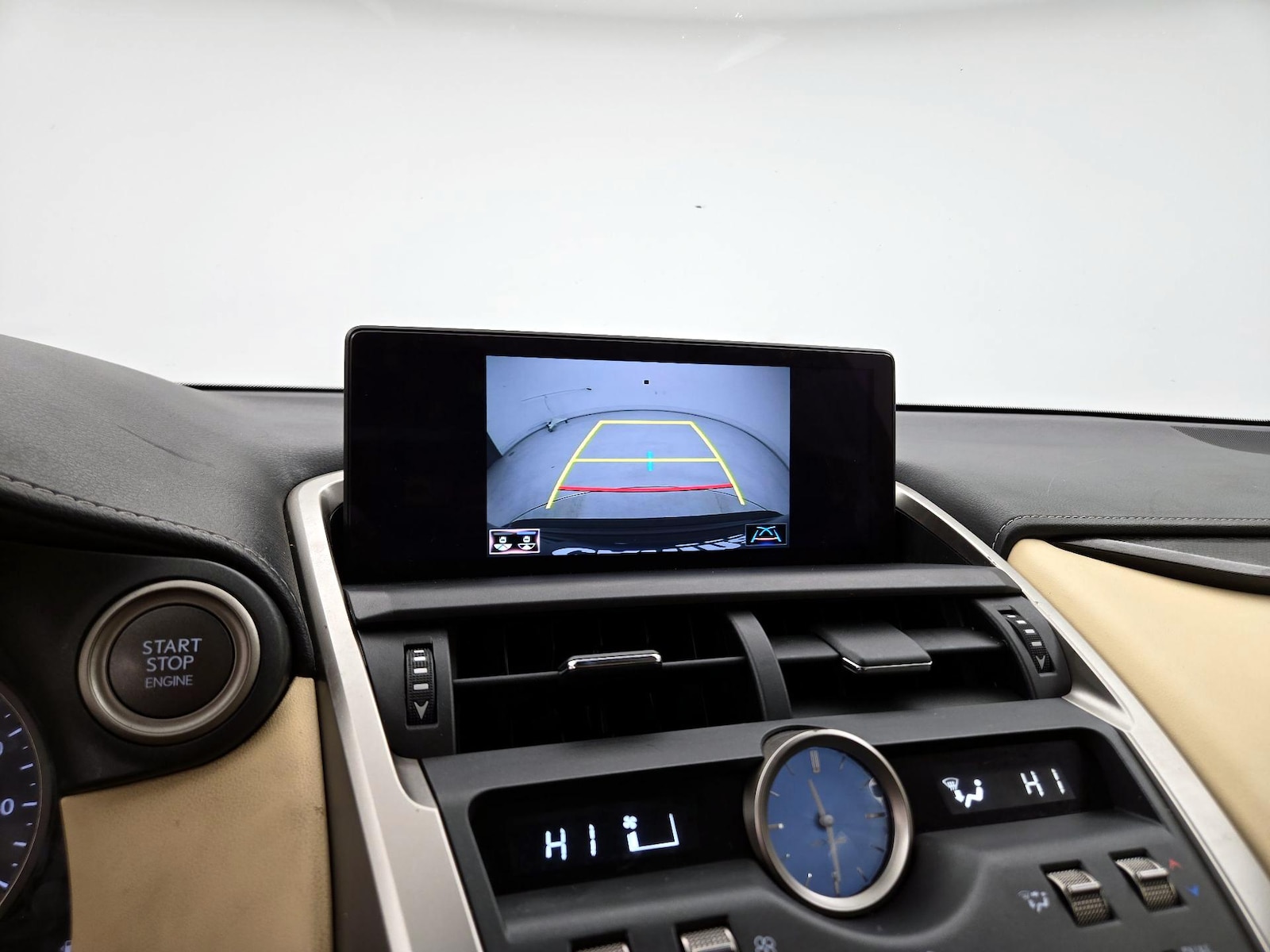 2021 Lexus NX 300 - Photo 16