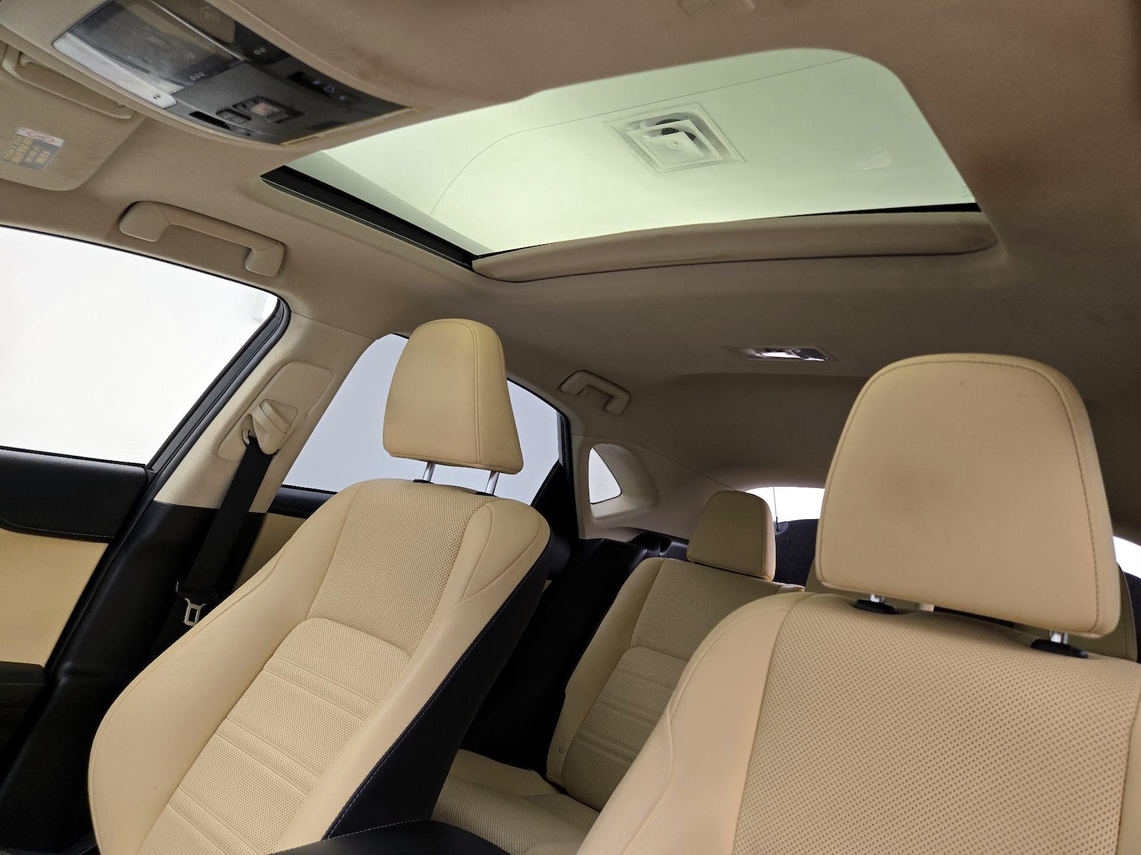 2021 Lexus NX 300 - Photo 21