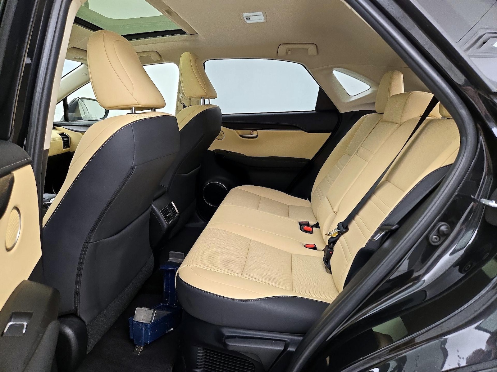 2021 Lexus NX 300 - Photo 22