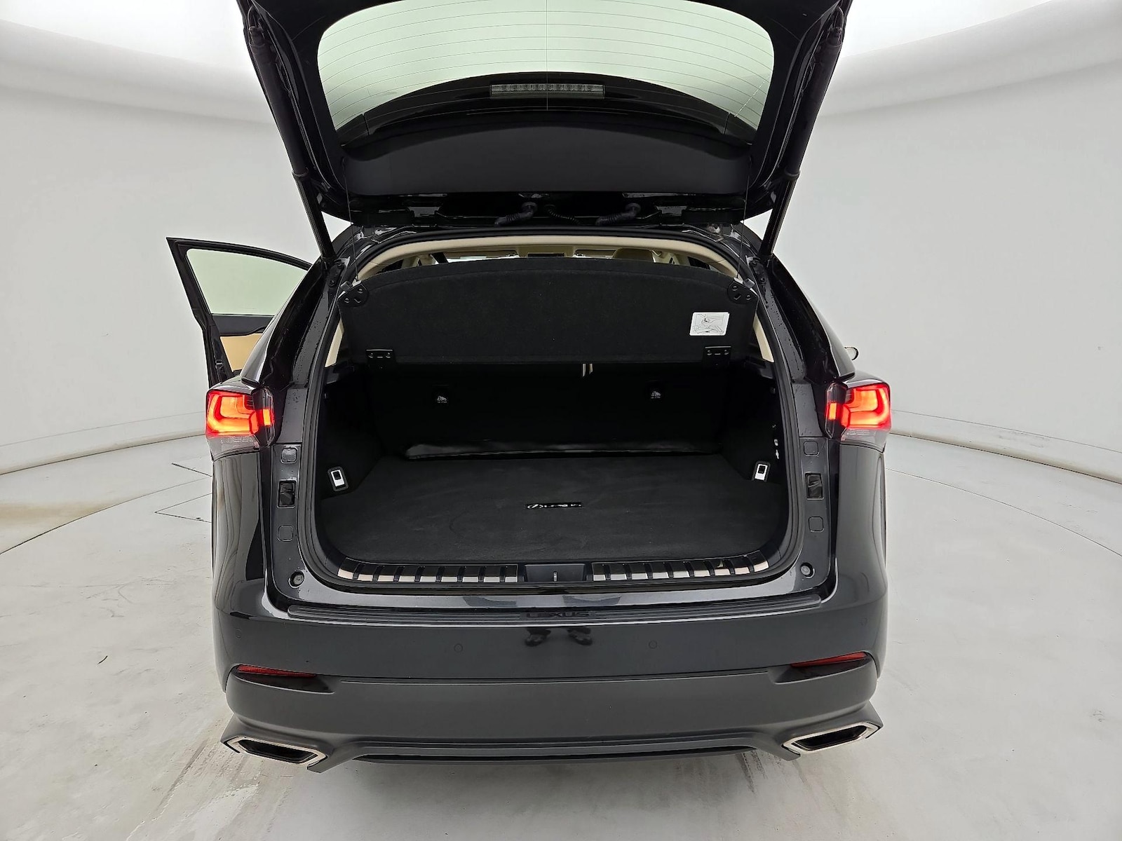 2021 Lexus NX 300 - Photo 23