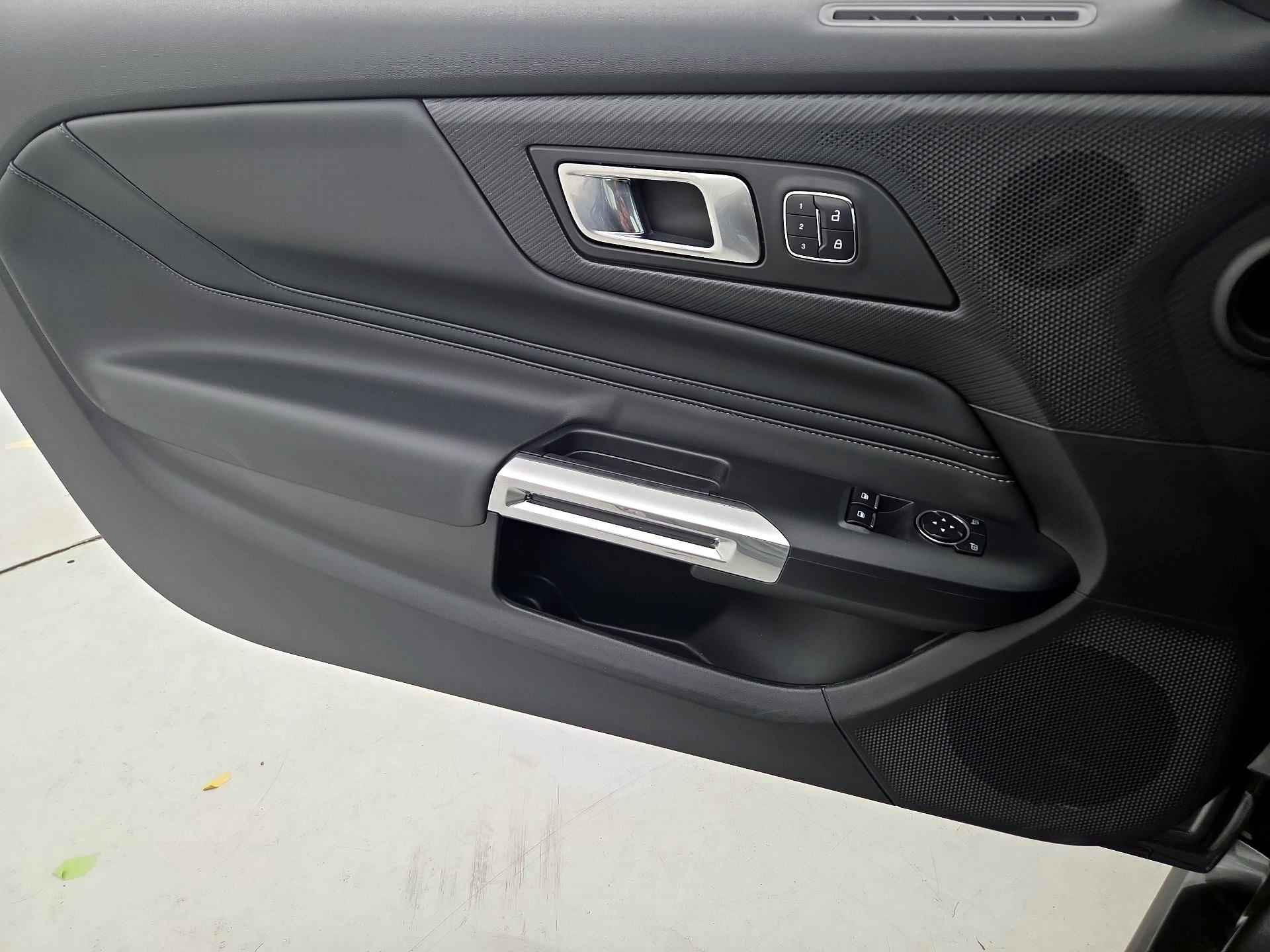 Thumbnail: 2025 Ford Mustang - 12