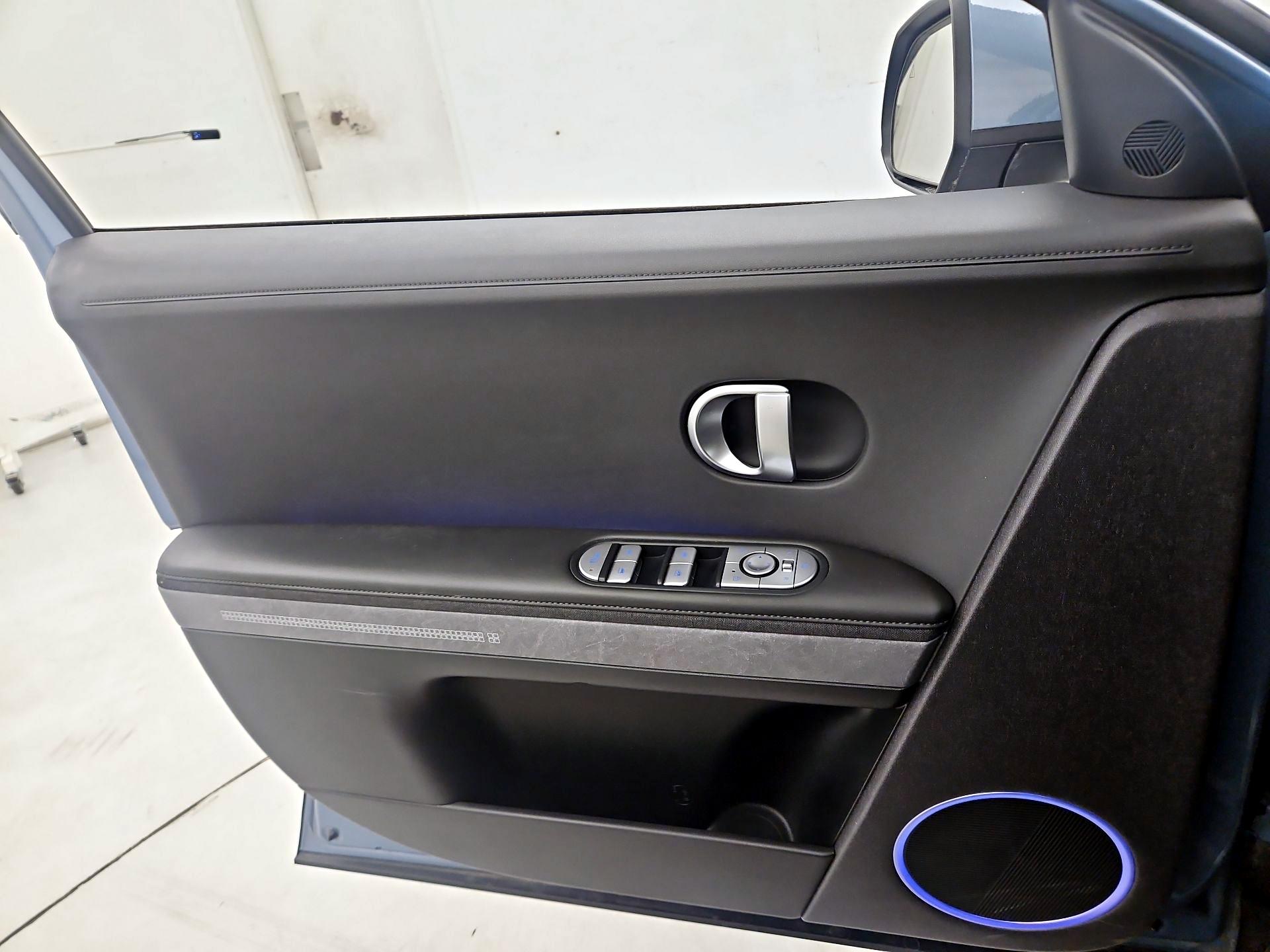 Thumbnail: 2022 Hyundai Ioniq 5 - 12