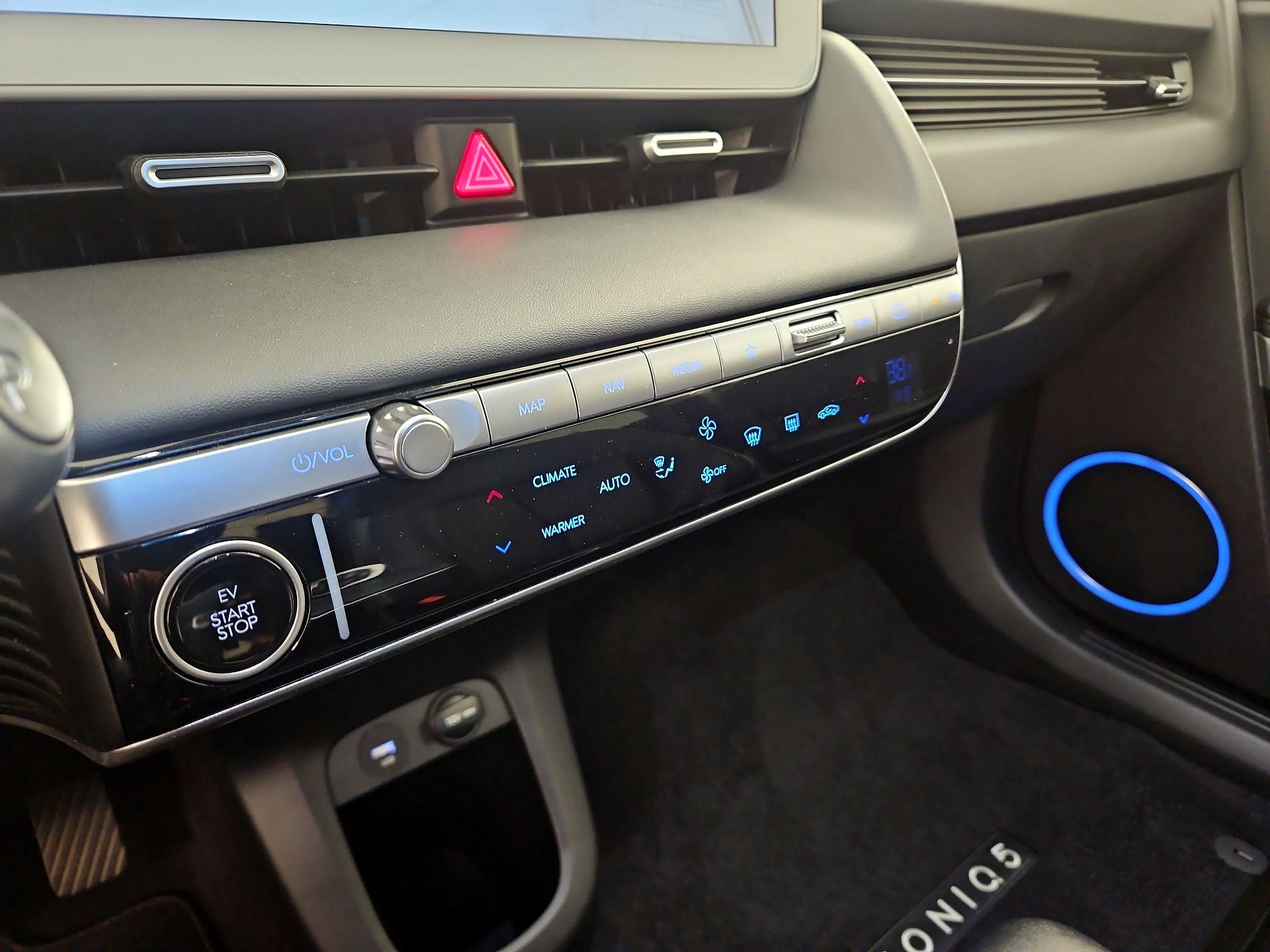 Thumbnail: 2022 Hyundai Ioniq 5 - 17