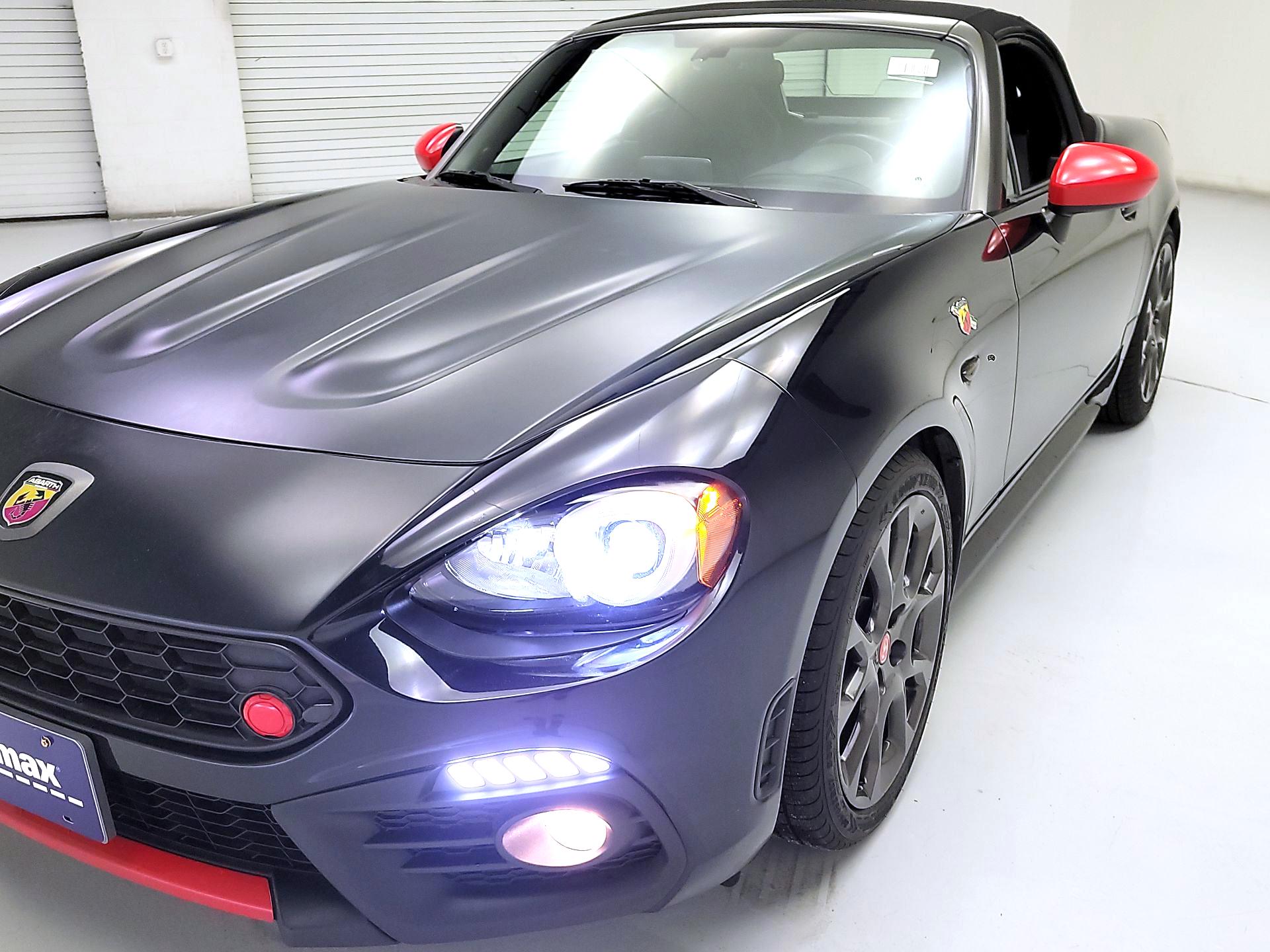 Thumbnail: 2017 Fiat 124 Spider - 3